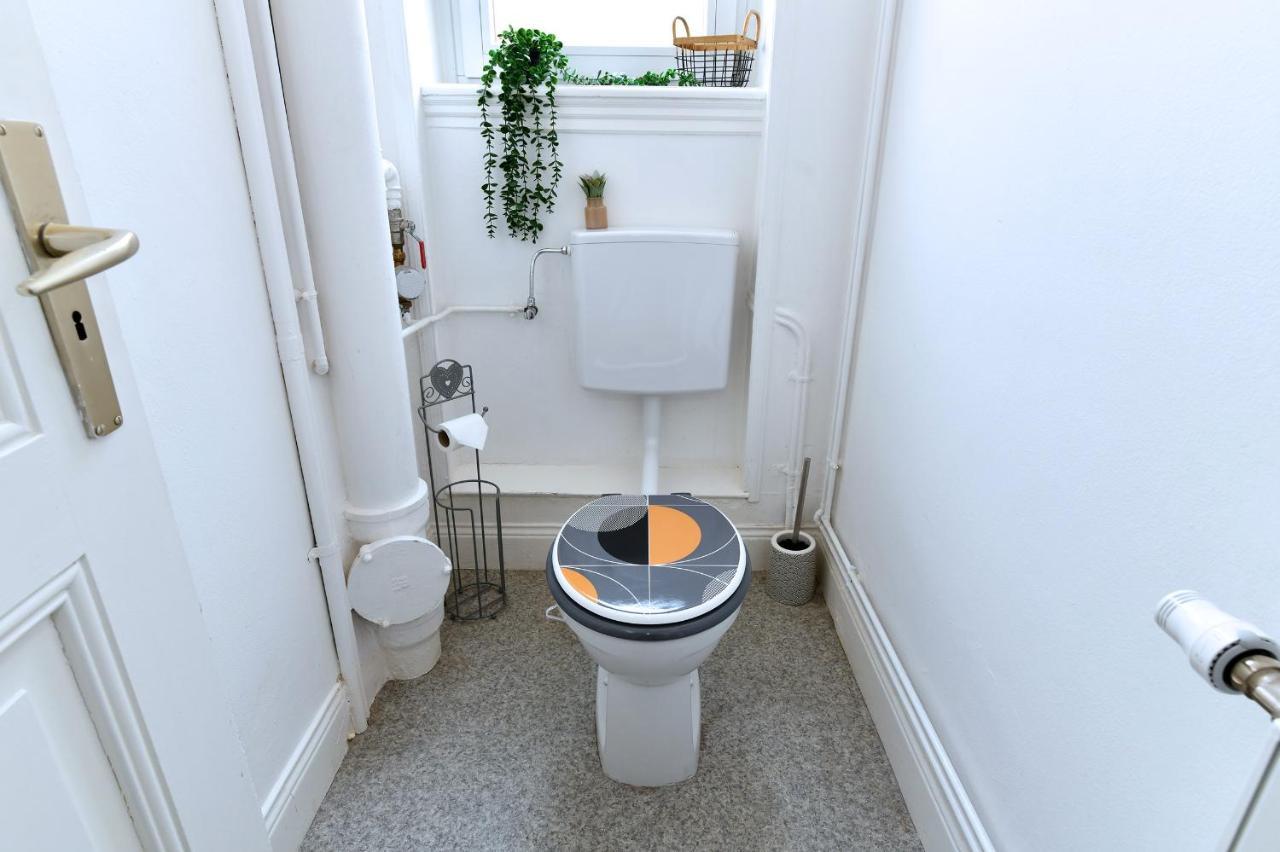 At In - Center Apartment *