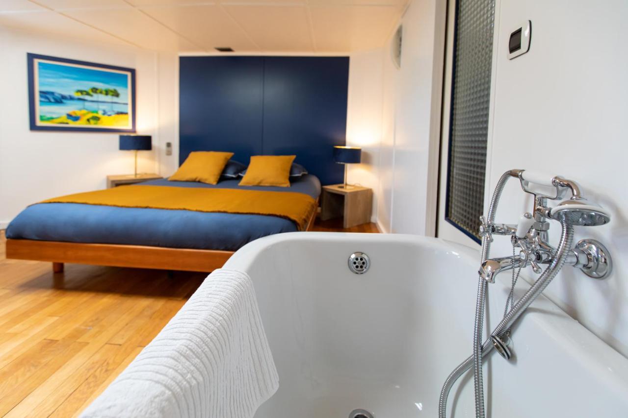 Botel La Peniche *