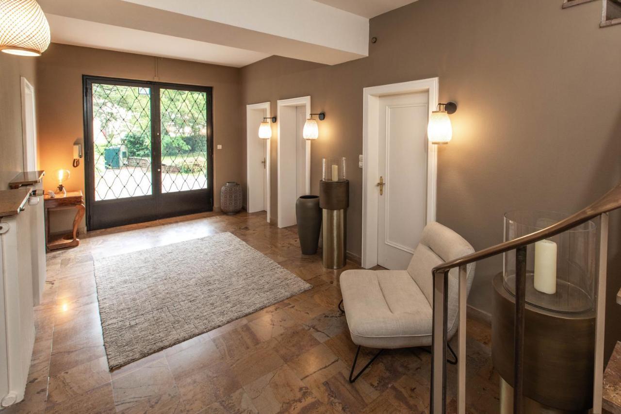 La Du Reims Villa
