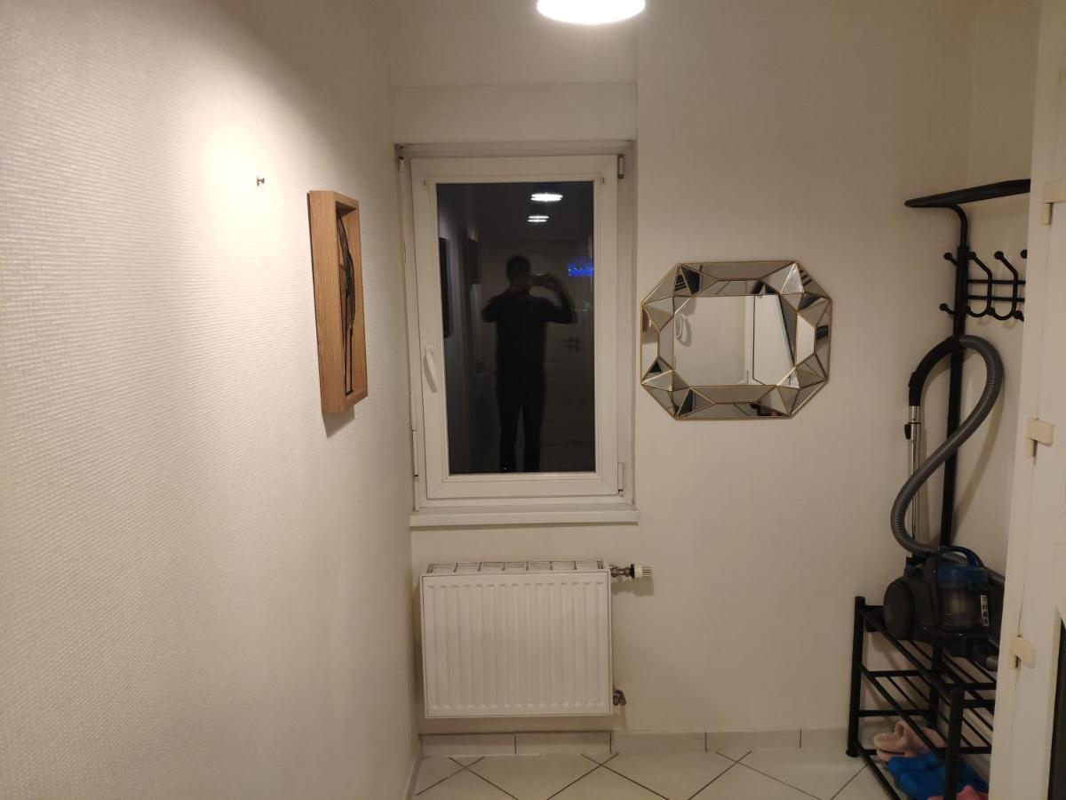 Joli Avec Place De Parking Prive Appartement