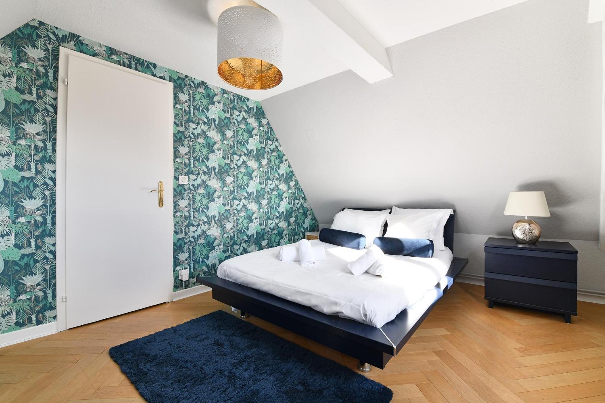 Romantique Fly Me To The Moon Apartment