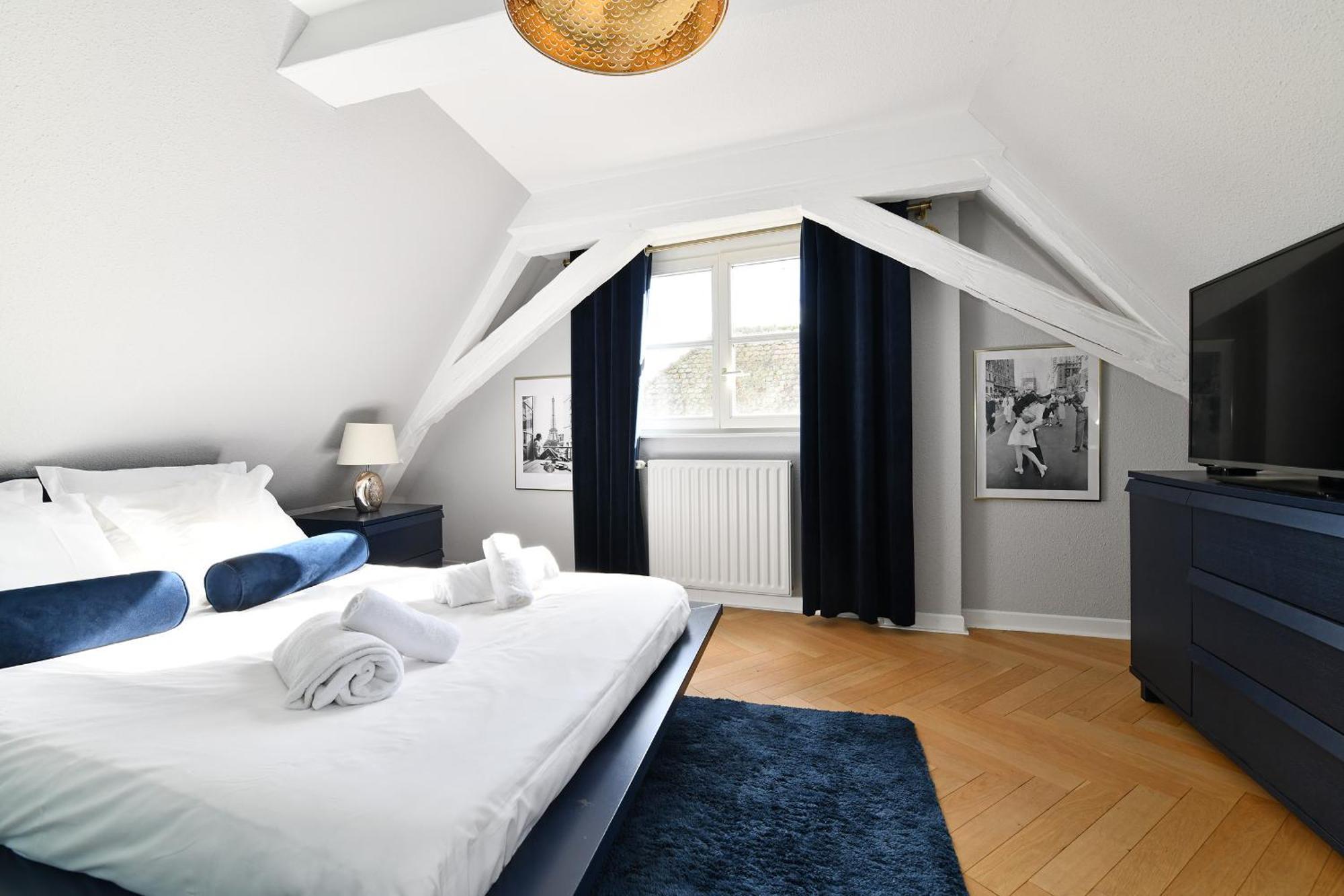Apartment Romantique Fly Me To The Moon *