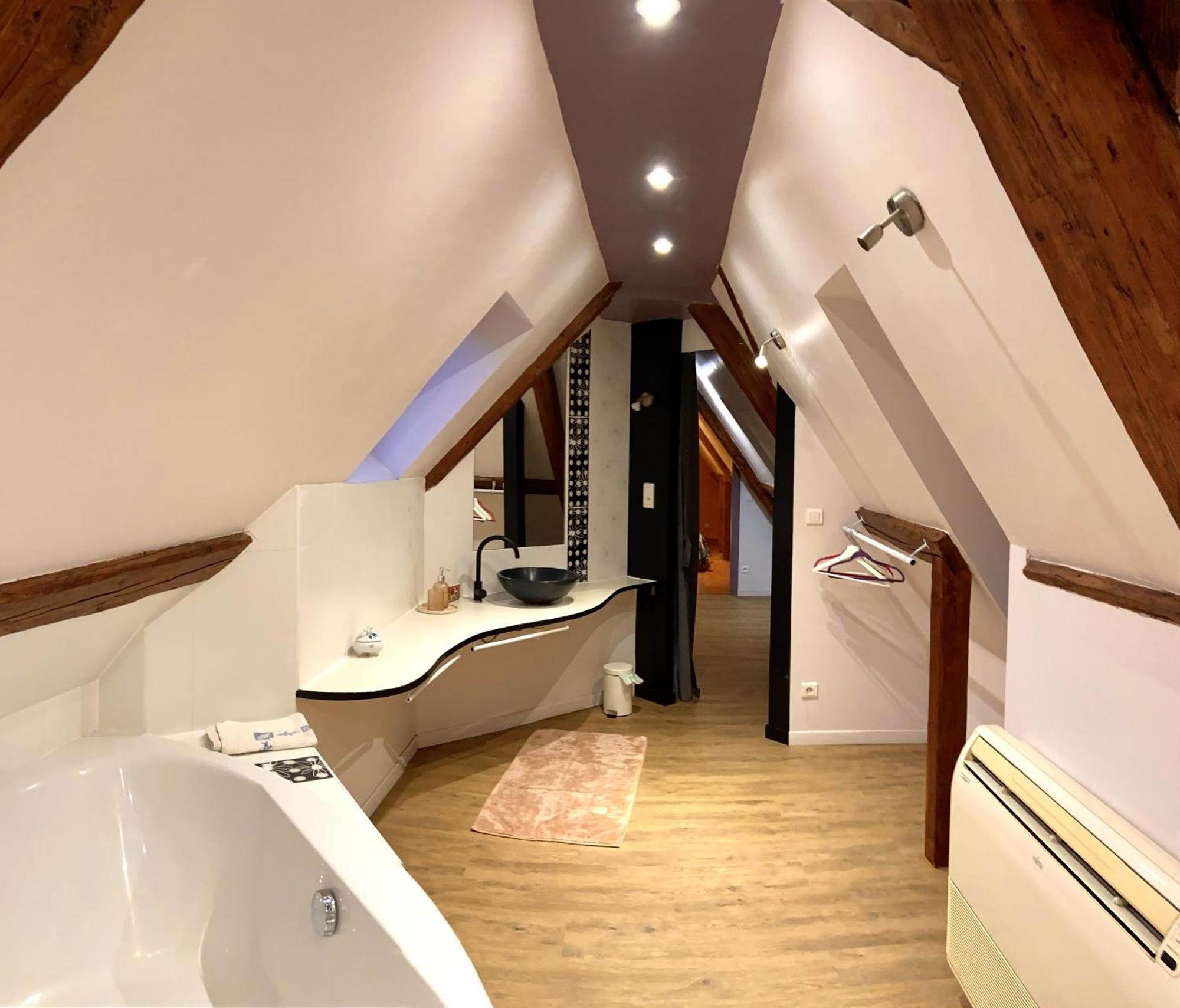 I-love-colmar - Le 8 De Coeur - Garage Gratuit