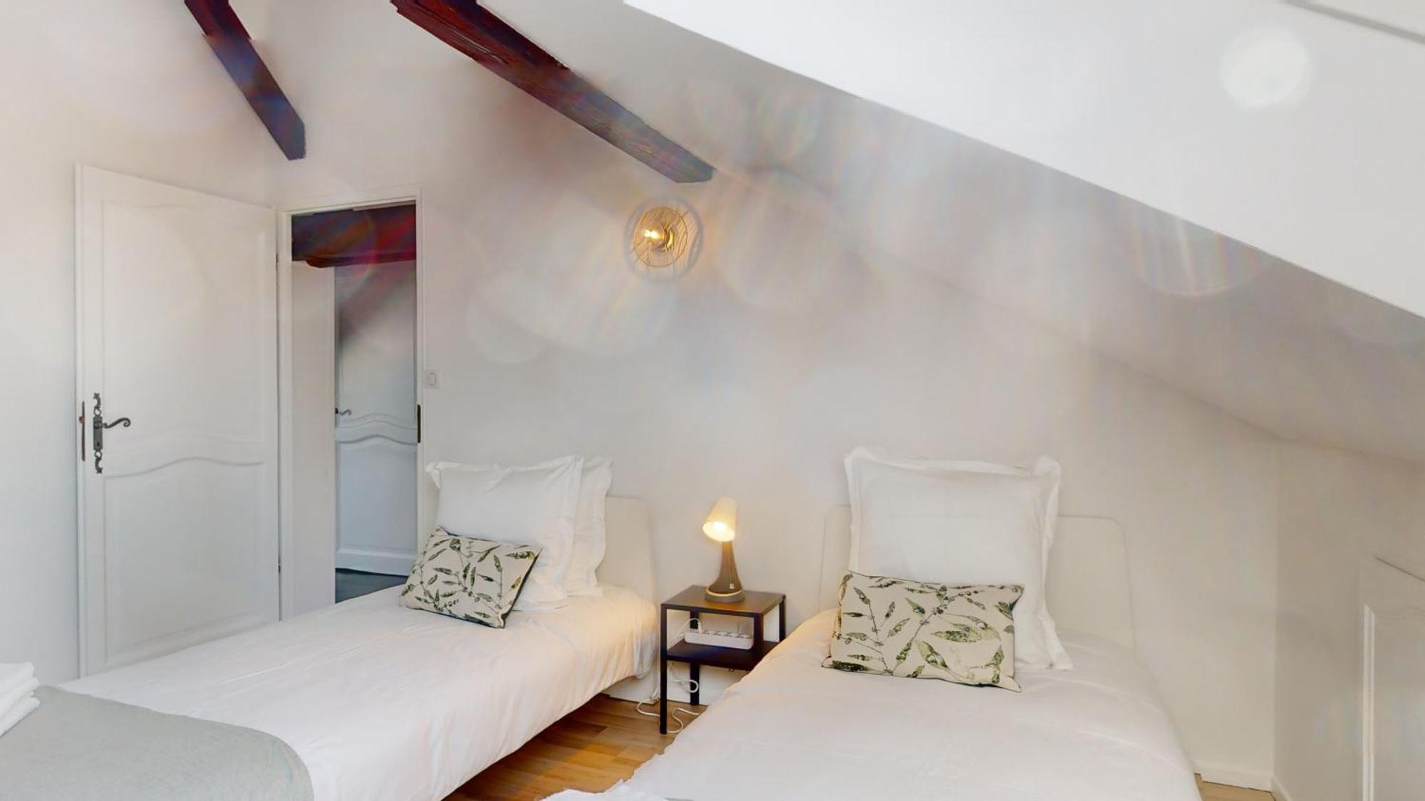 Le Cocon Colmarien - Proche Centre Et Gare - Stationnement Gratuit - 10 Personnes Apartment