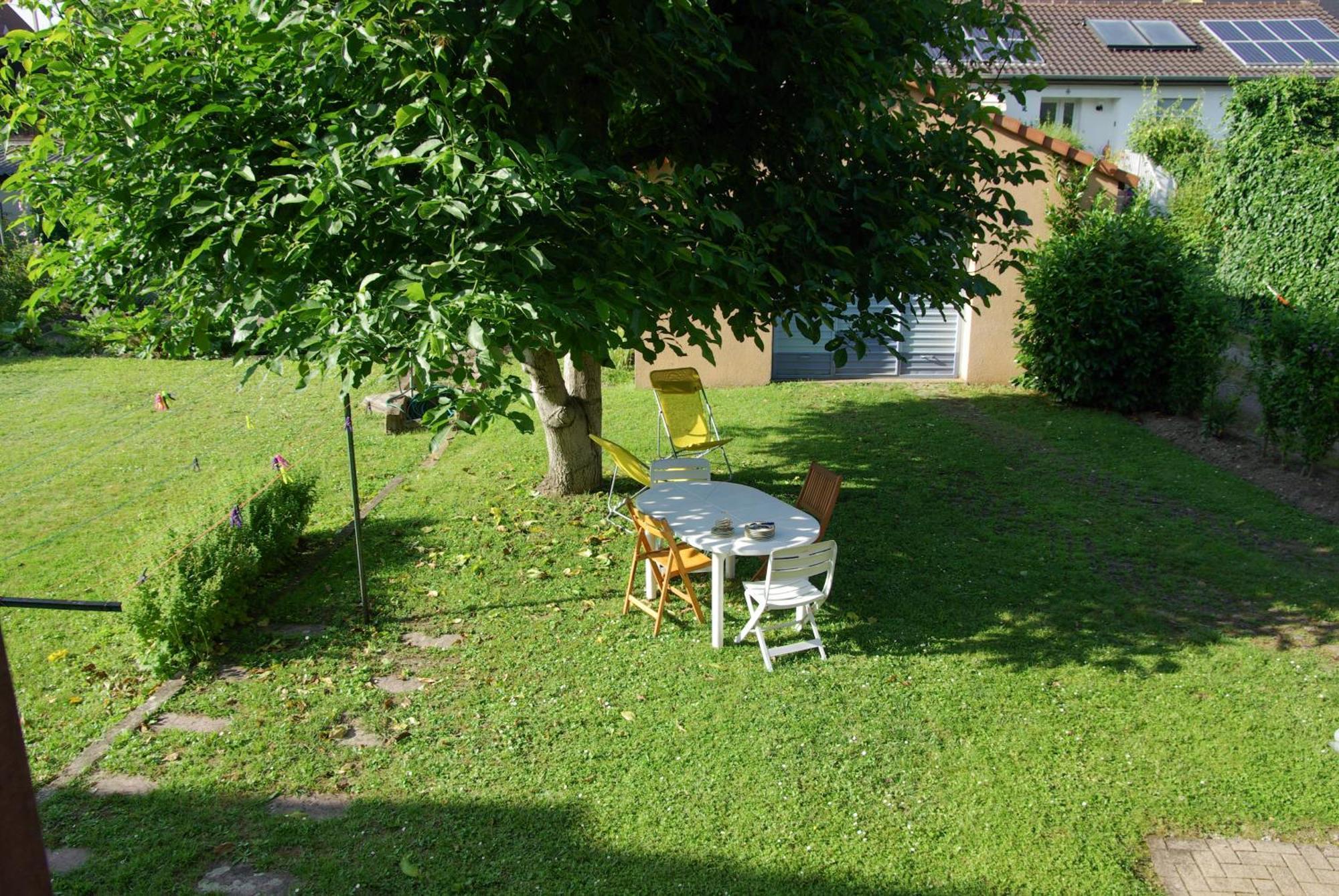 Ferienhaus La Maison De De Et Son Jardin