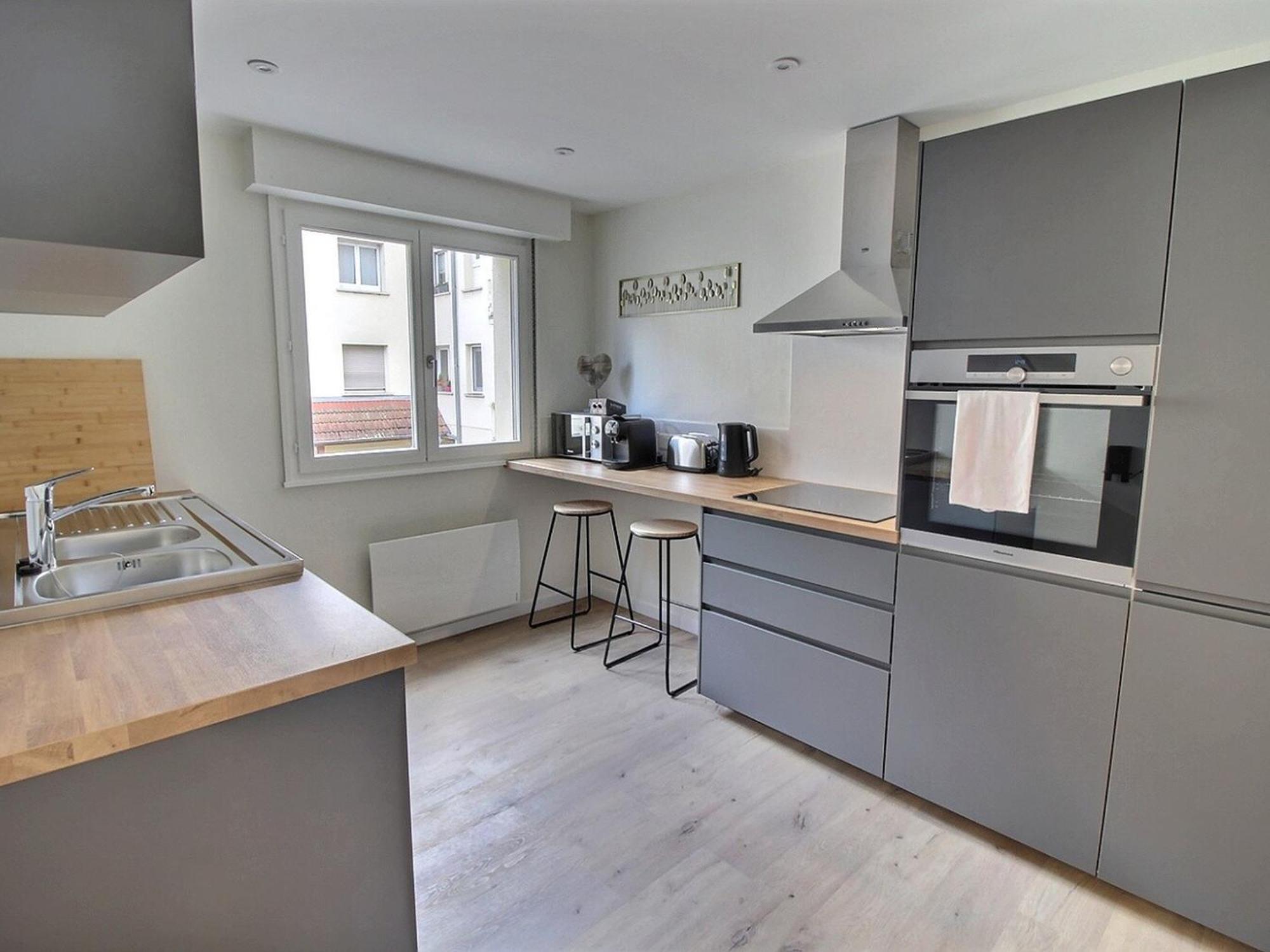 Renove Pres Du Centre De Avec Balcon, 2 Et Wi-fi Inclus - Fr-1-722-7 Appartement *