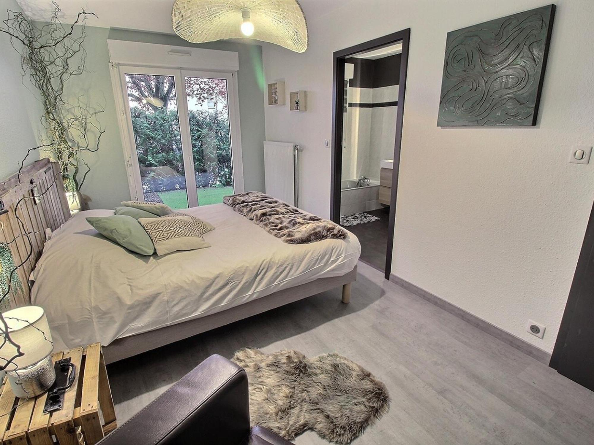 Apartment Avec Garage Et Terrasse Au Coeur De Colmar, Pres De La Route Des Vins D'alsace - Fr-1-722-6 *