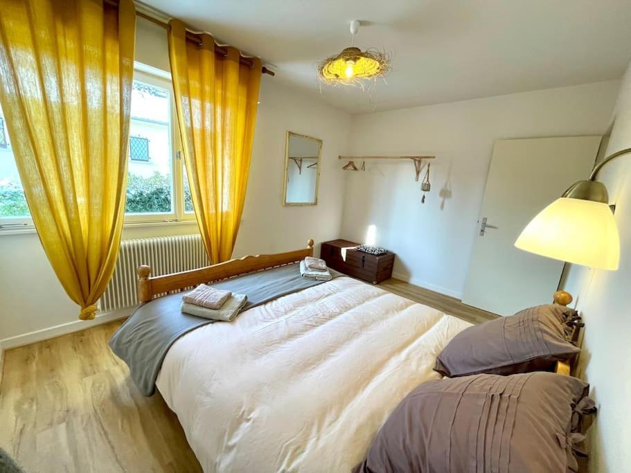 Maison Individuelle 100 M2, Jardin Et Parking Prive *