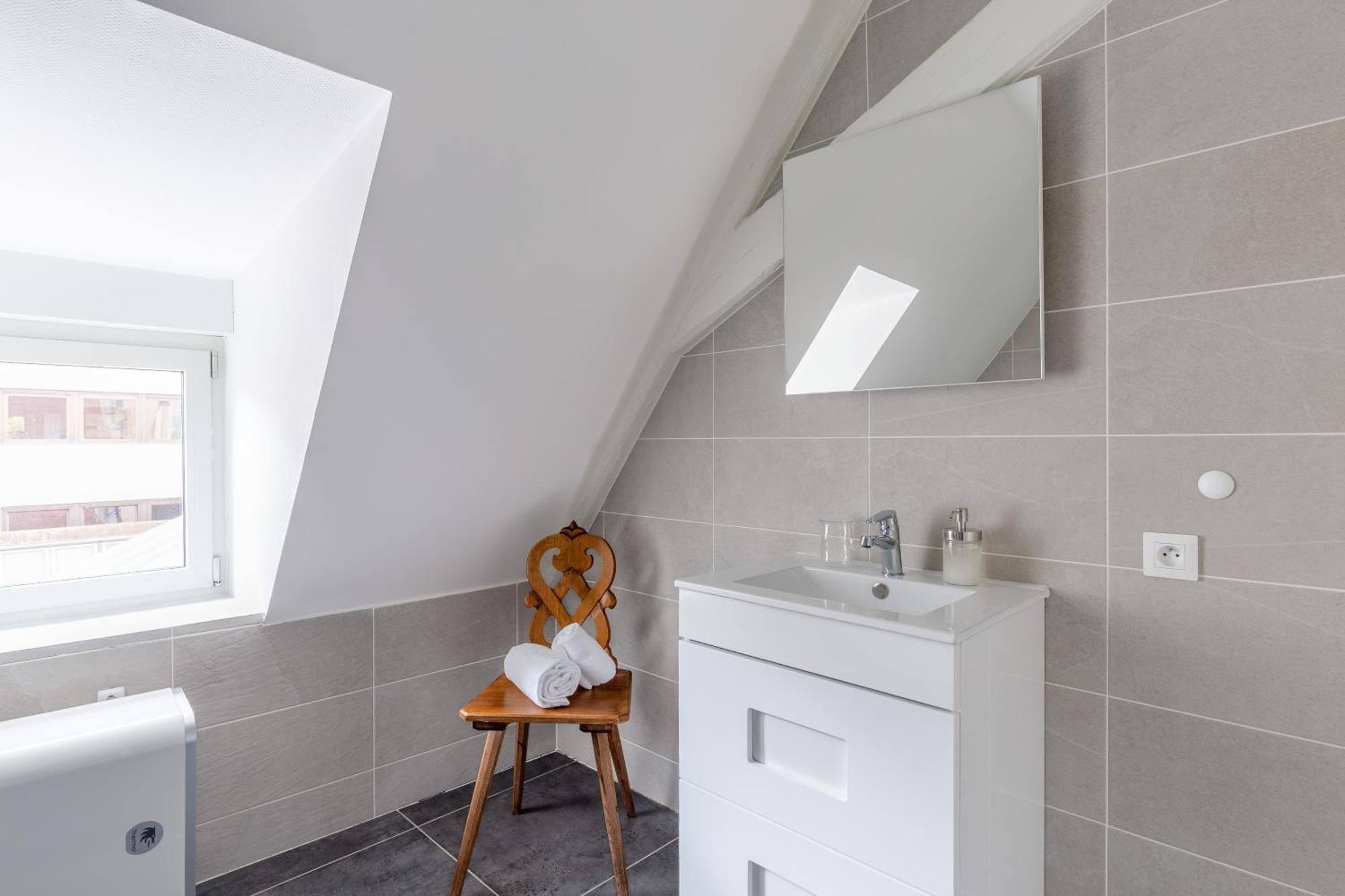 Travel Homes - Rapp, Charm In The Heart Of Appart hôtel *
