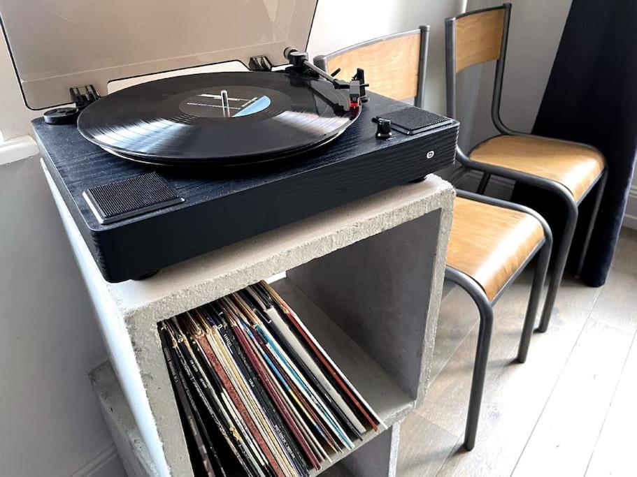 Le 14, Art Et Design