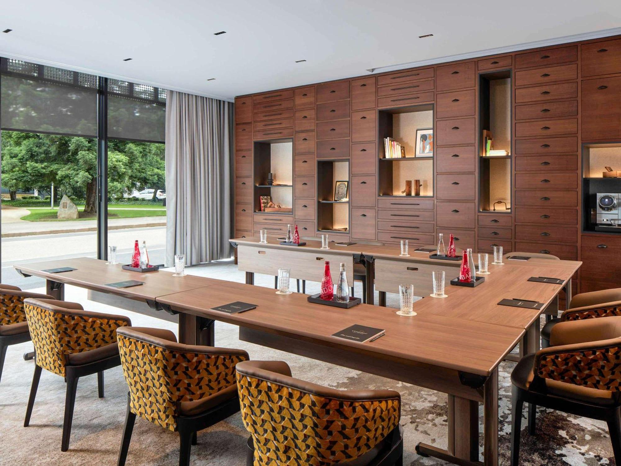 Hotel Mercure Champ De Mars 5*