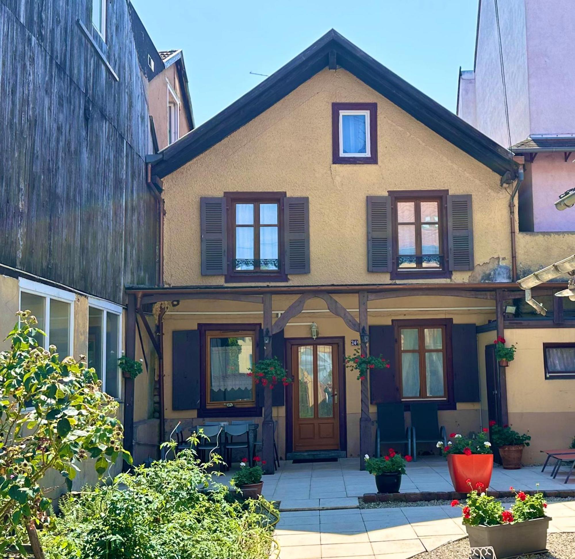 Vakantiehuis Maison Avec Terrasse Centre-cottage Garden Terrace Center Old Town