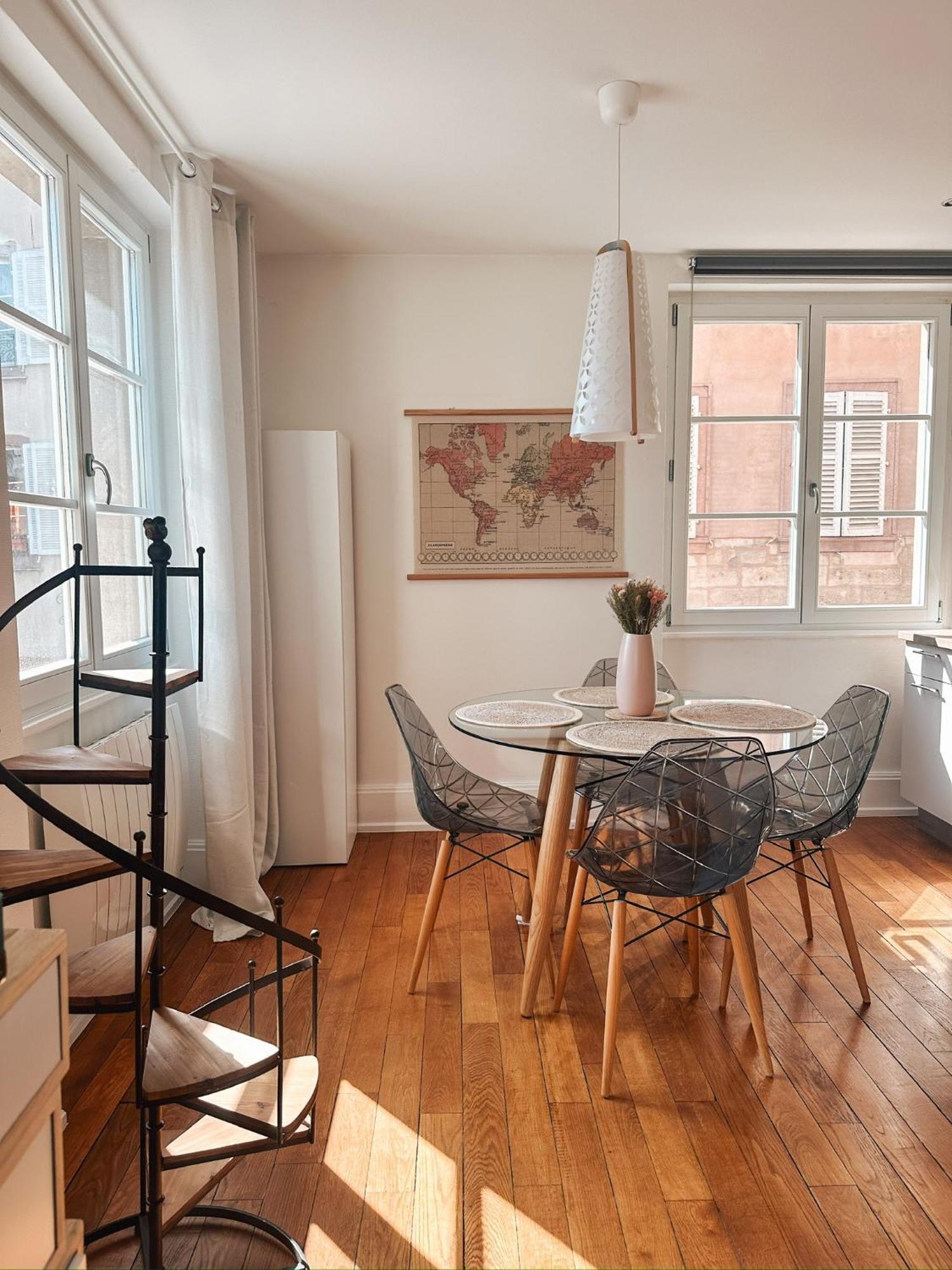 Apartment Pastel Au Grenier A Sel