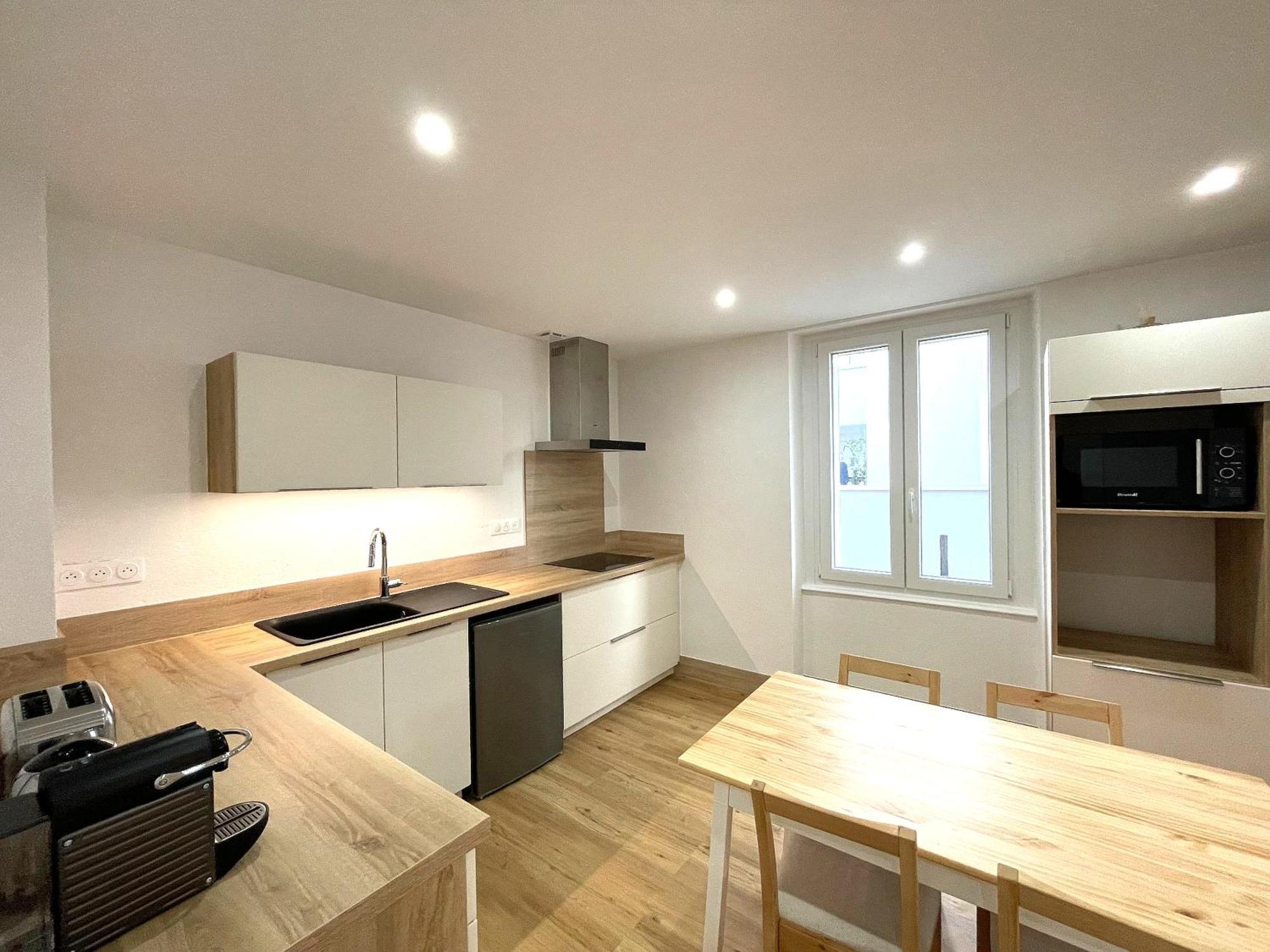 Appartement Moderne Et Spacieux, A 10 Min De La Gare