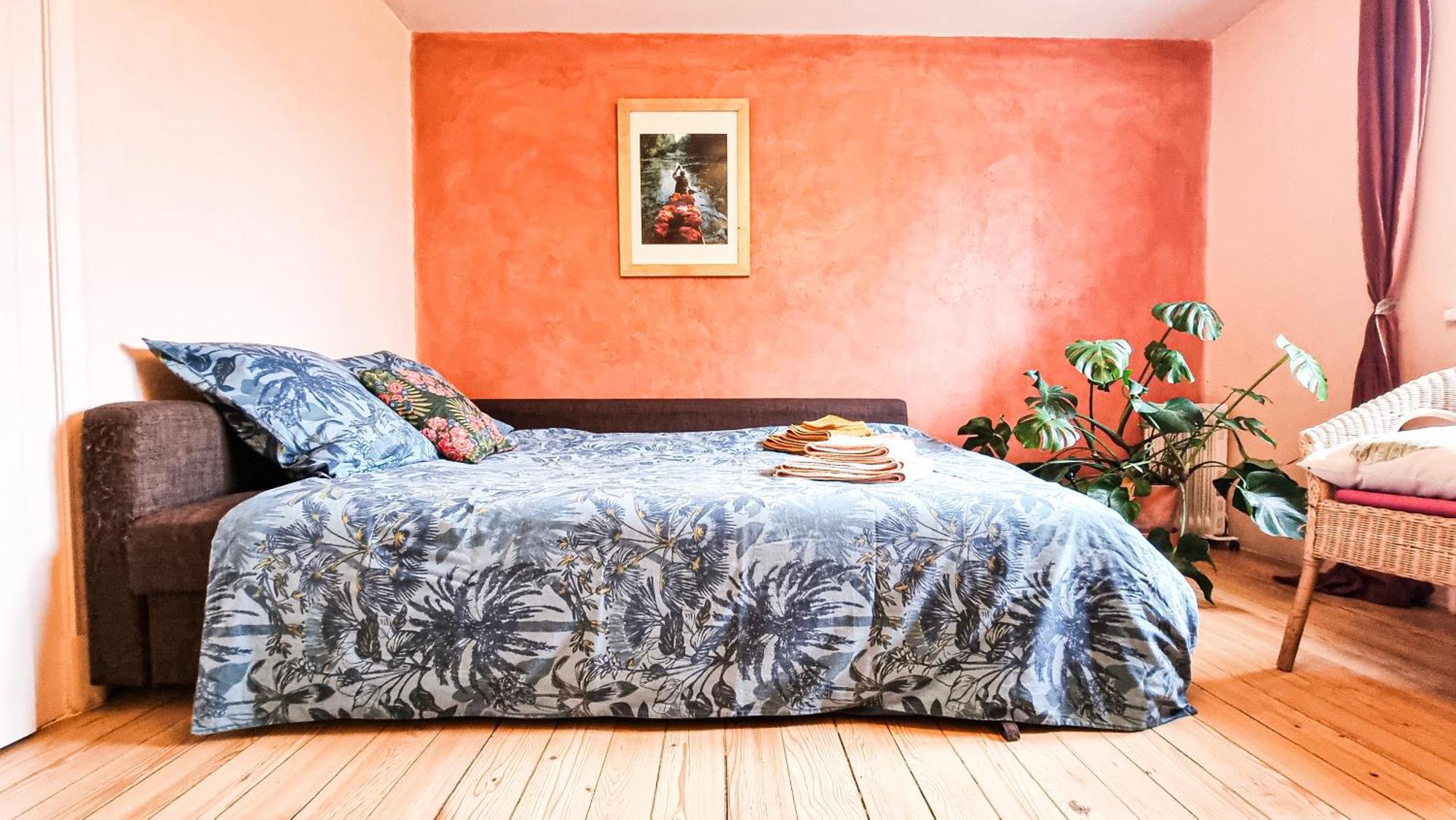 Séjour chez l'habitant Ravissante Petite - - Gare