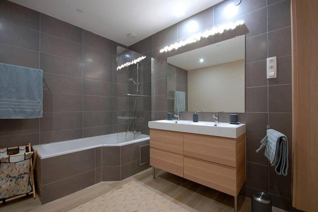 Once Upon A Time, Luxury Appart, 8 Guests, 3br