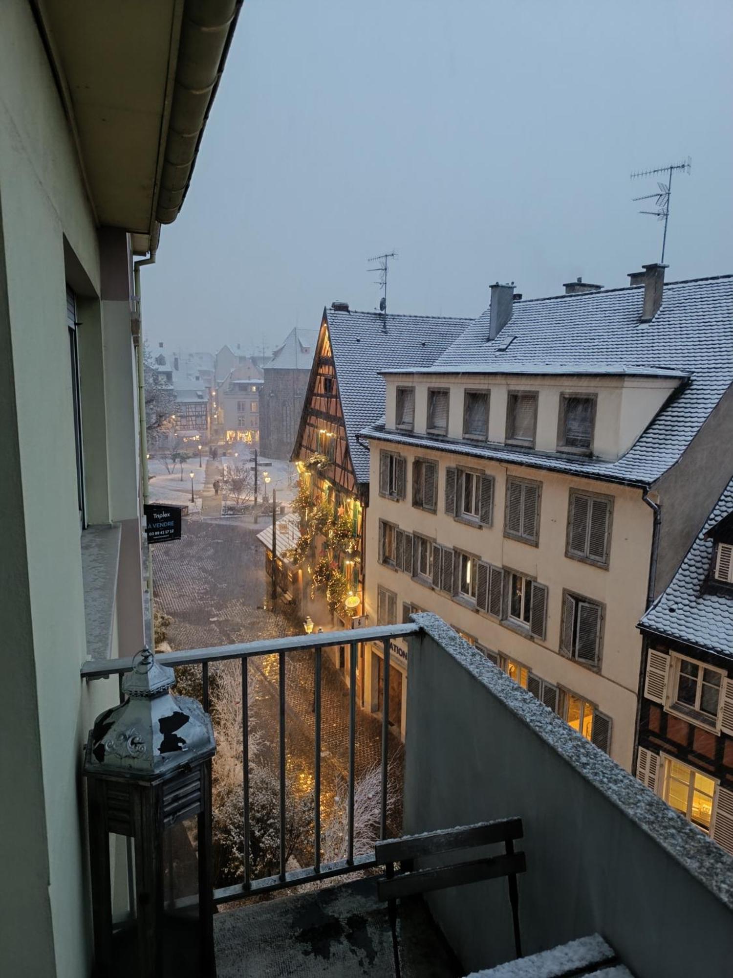 Mama With Aircon Including Parking 2 Cars Apartment Colmar