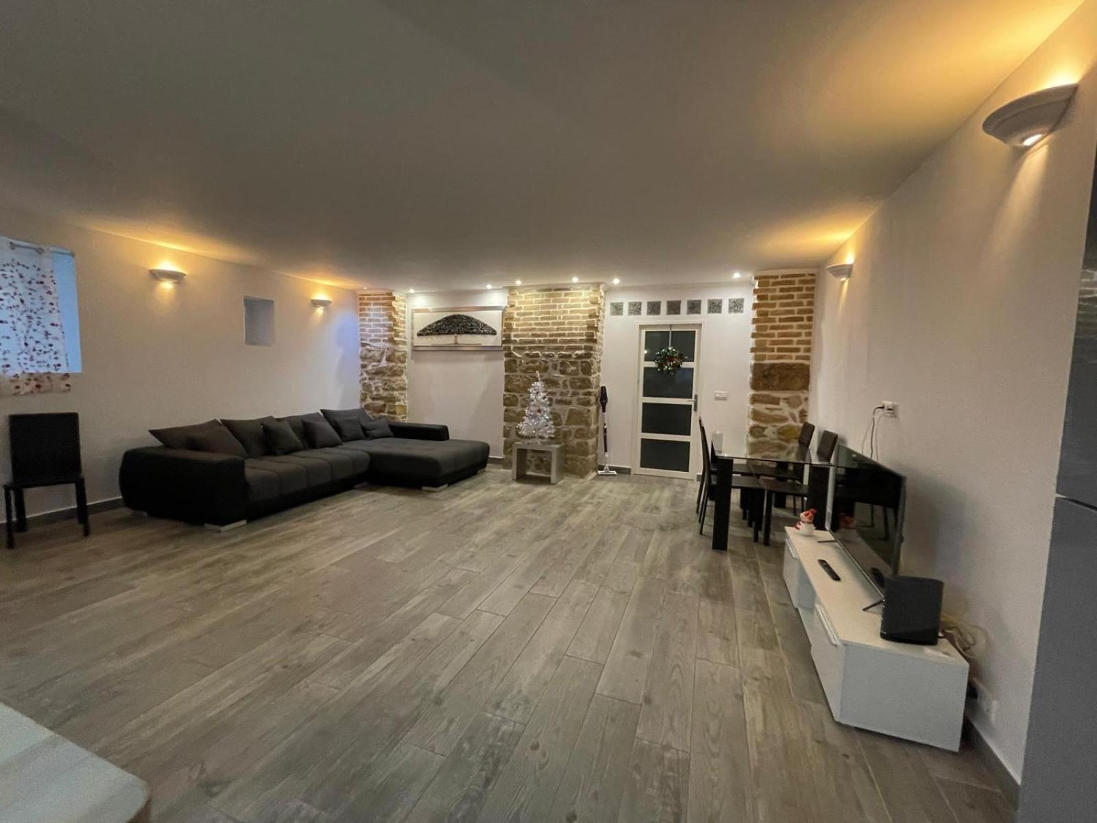Proche Centre Parking Public Gratuit Apartment