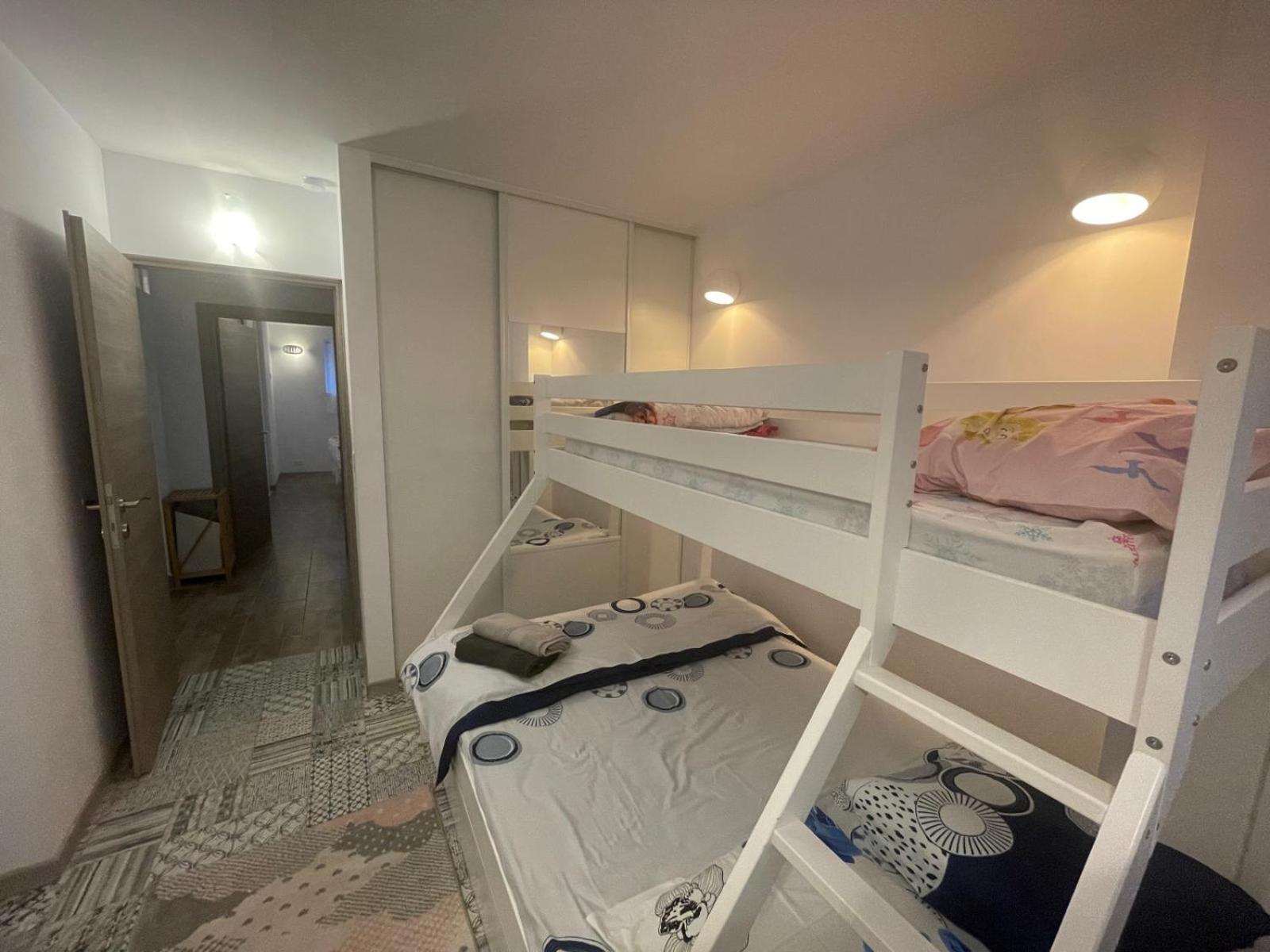 Apartment Proche Centre Parking Public Gratuit