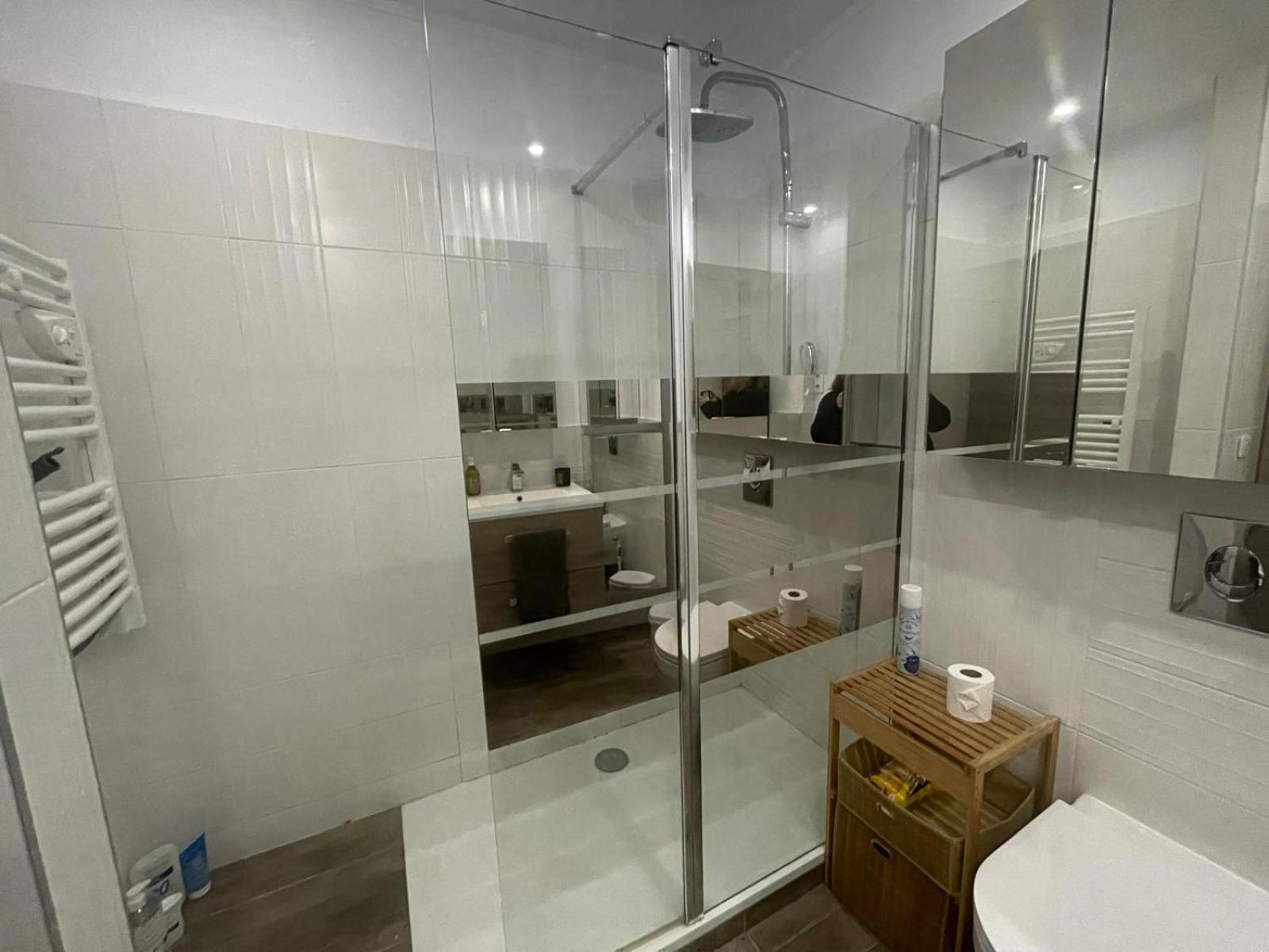 Apartment Proche Centre Parking Public Gratuit *