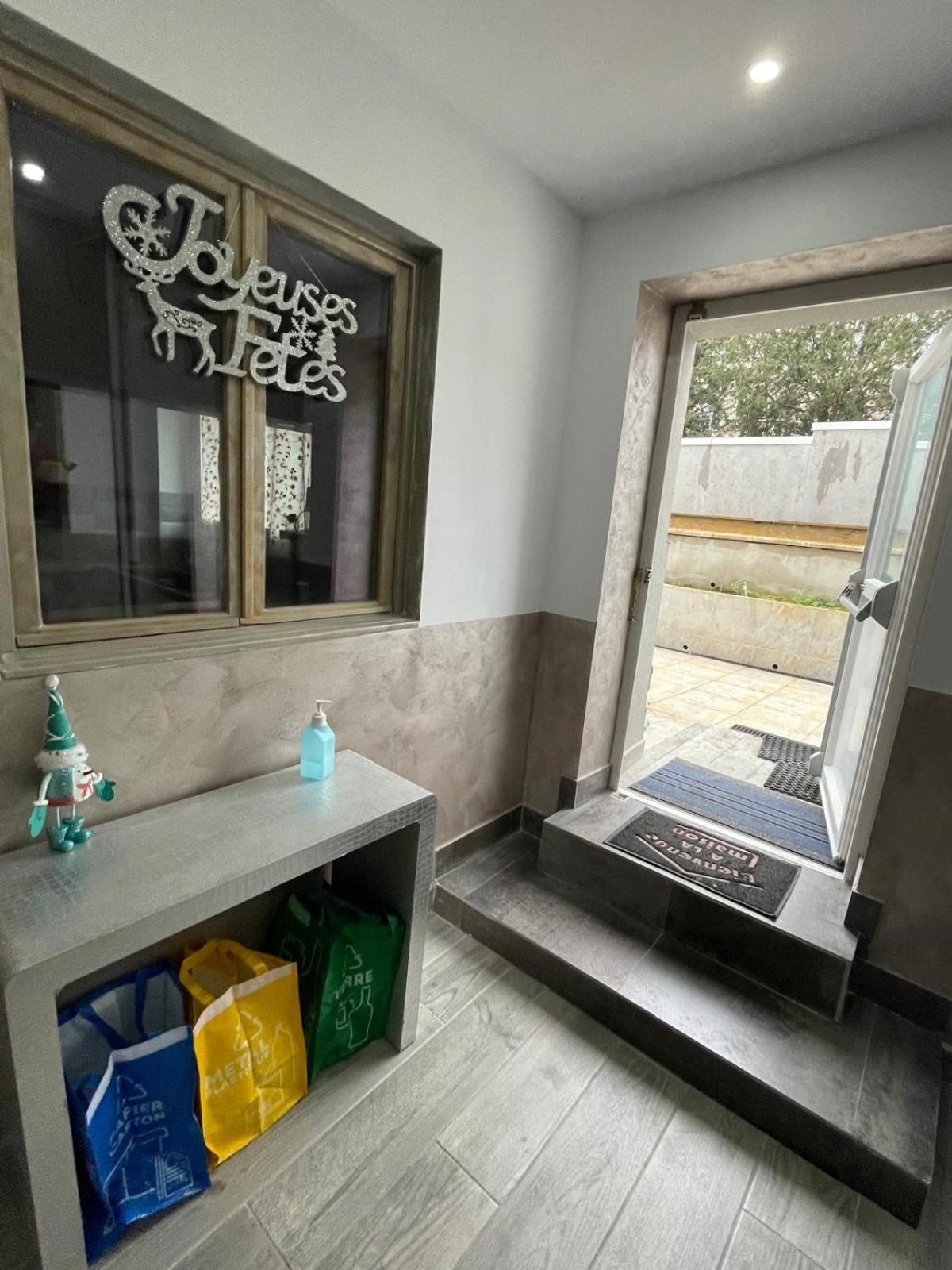 Proche Centre Parking Public Gratuit Apartment