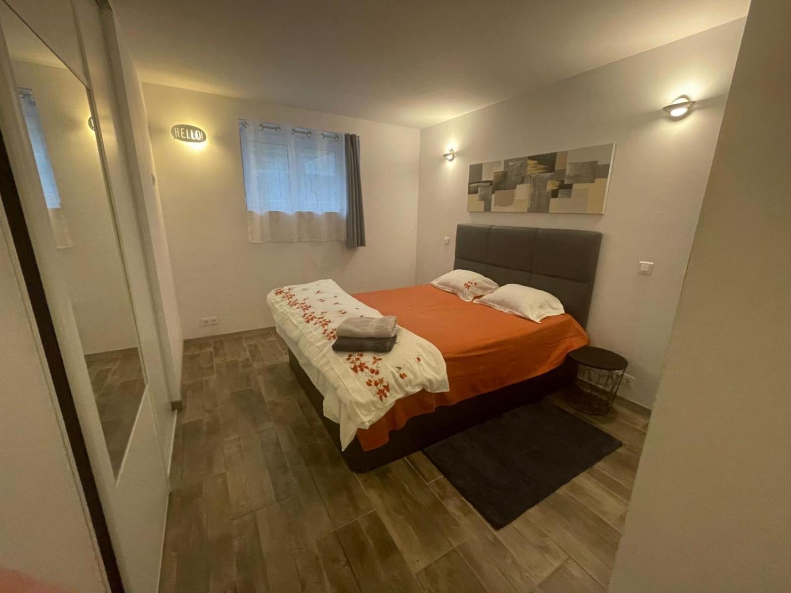 Apartment Proche Centre Parking Public Gratuit