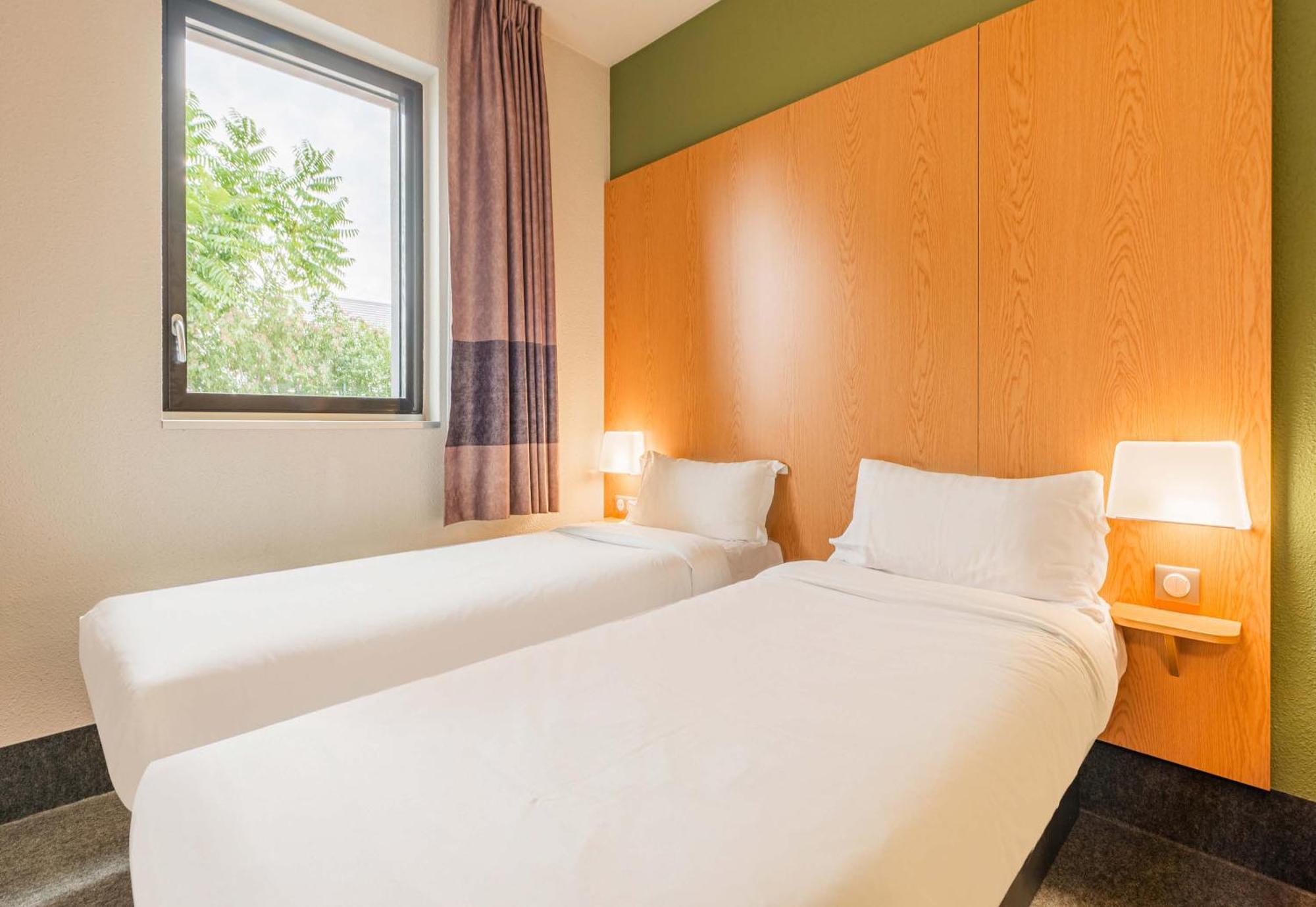 Expo Hotel