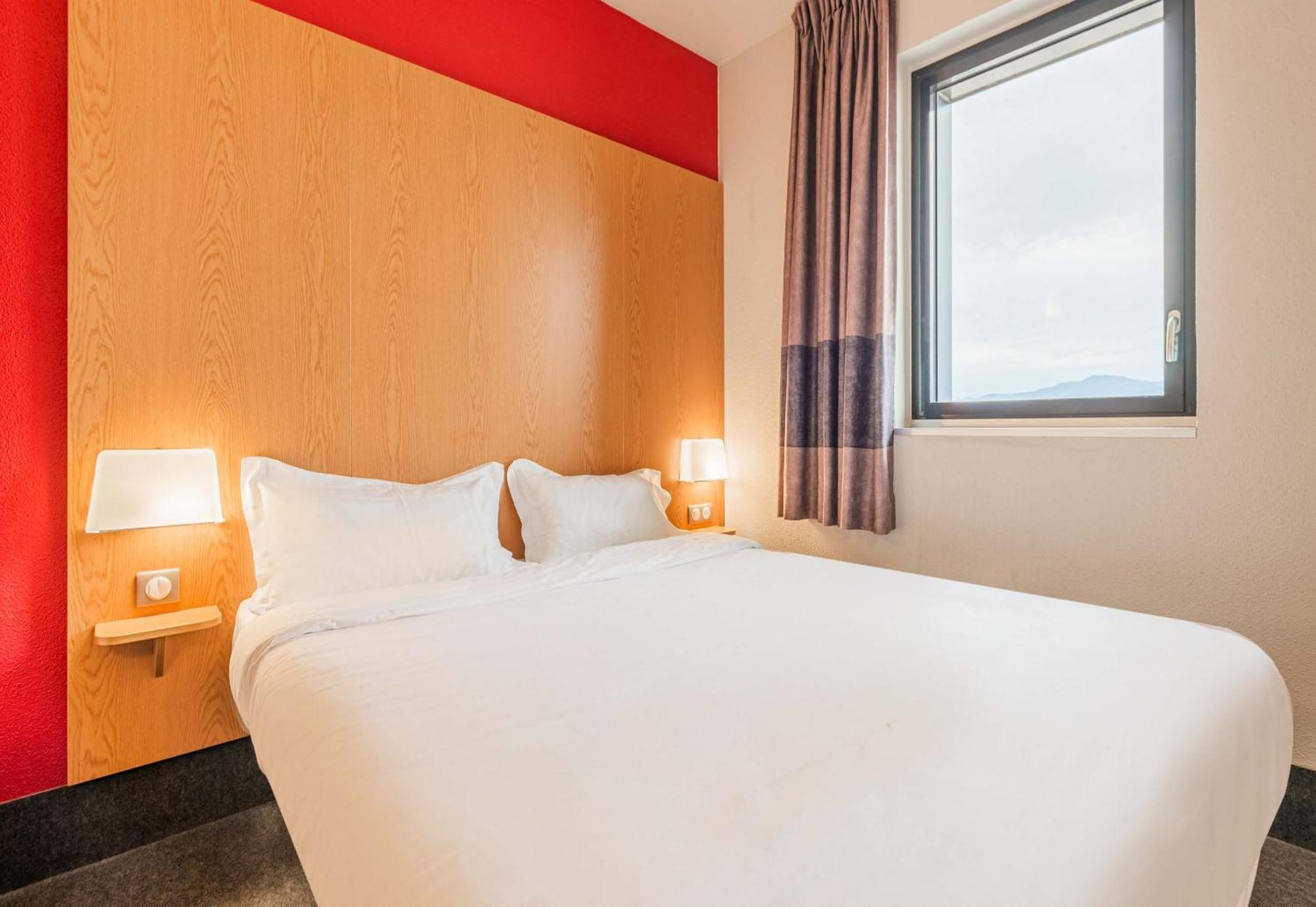 Expo Hotel 3*