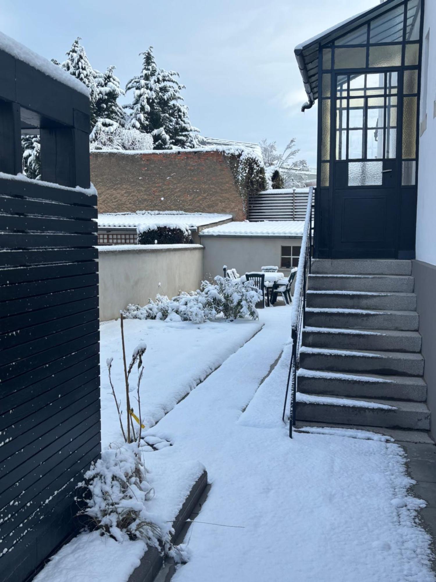 De Prestige Au Centre Climatise Avec Jardin Prive *