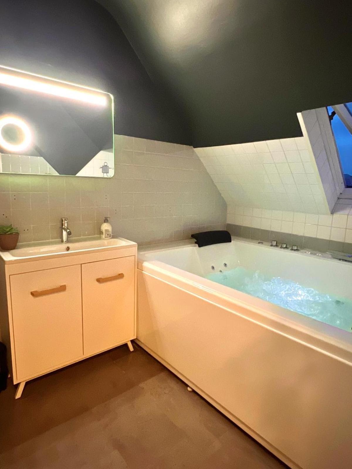 Balneo, Lumineux, Confort Appartement