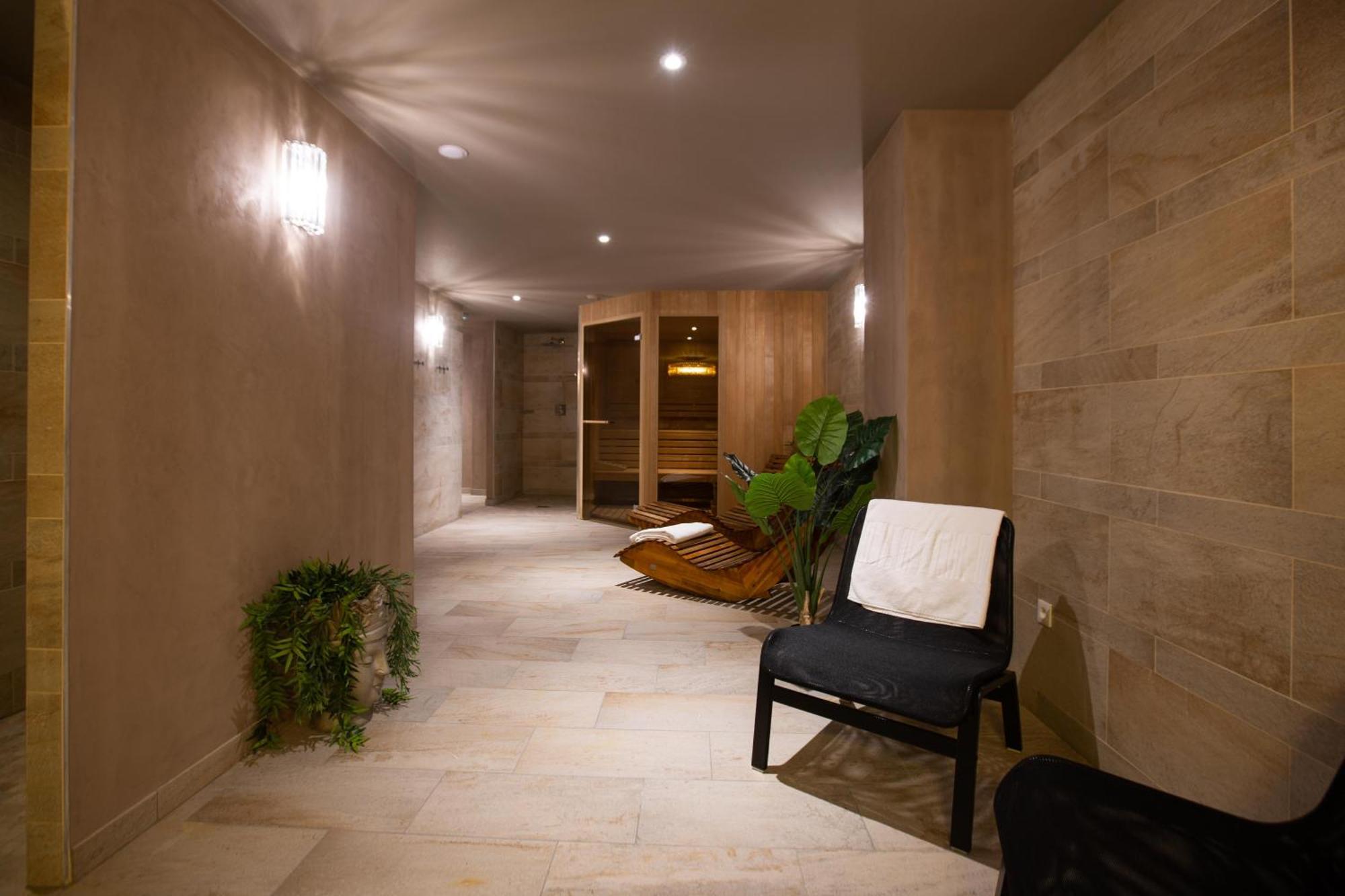 1834&spa Apartment