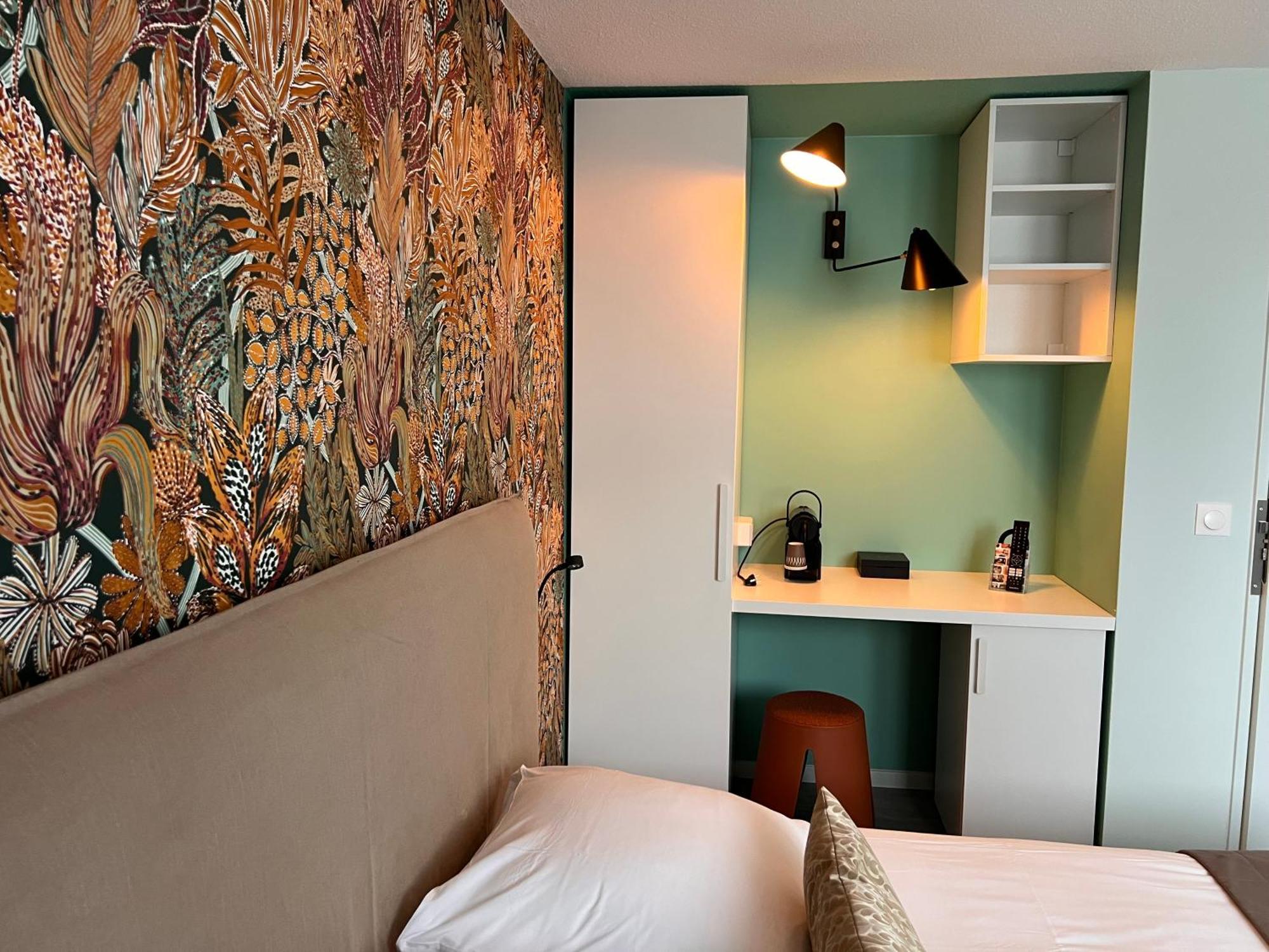 Arc-en-ciel Contact Hotel 2*