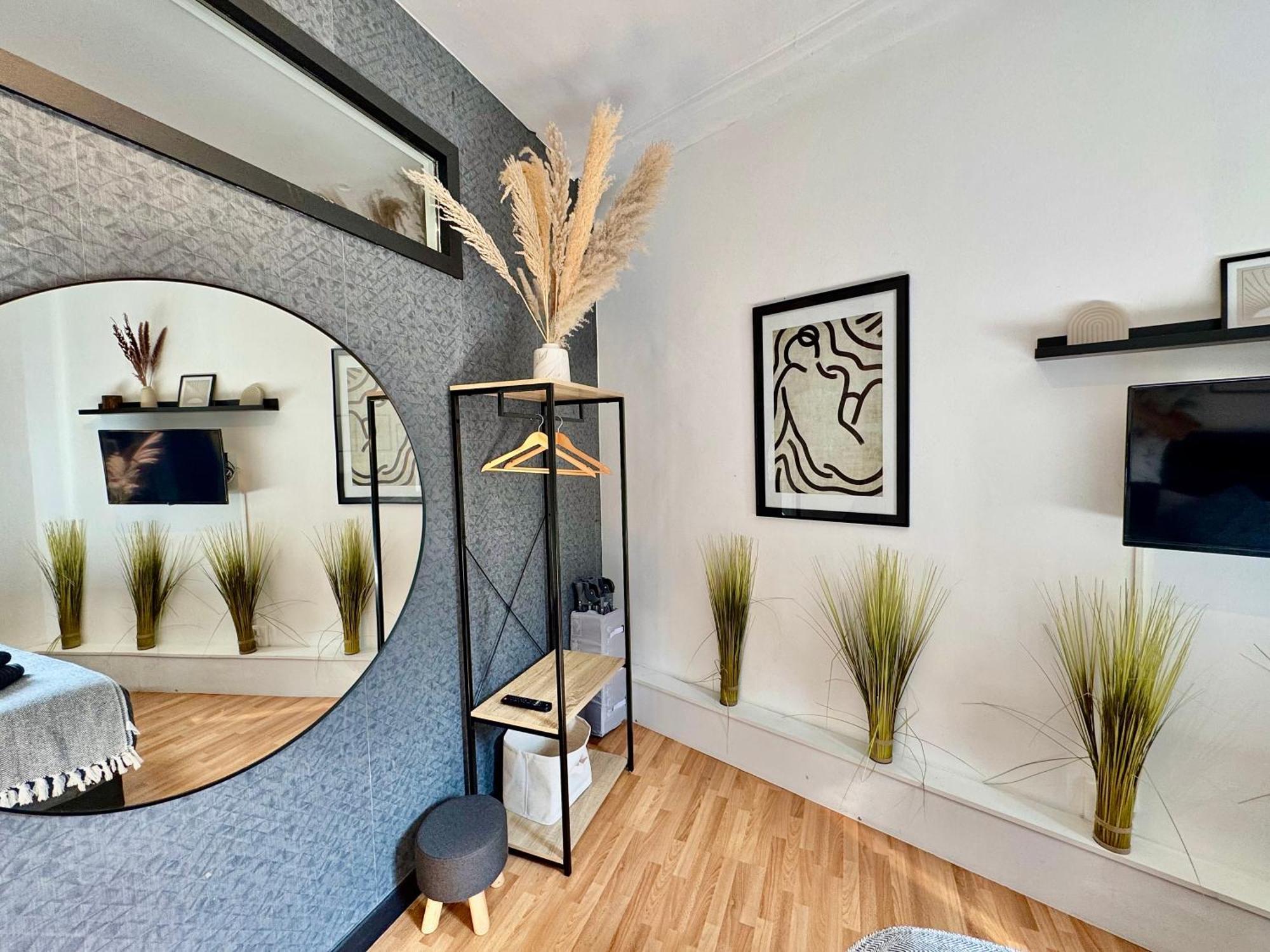 Bonjour Apartment *