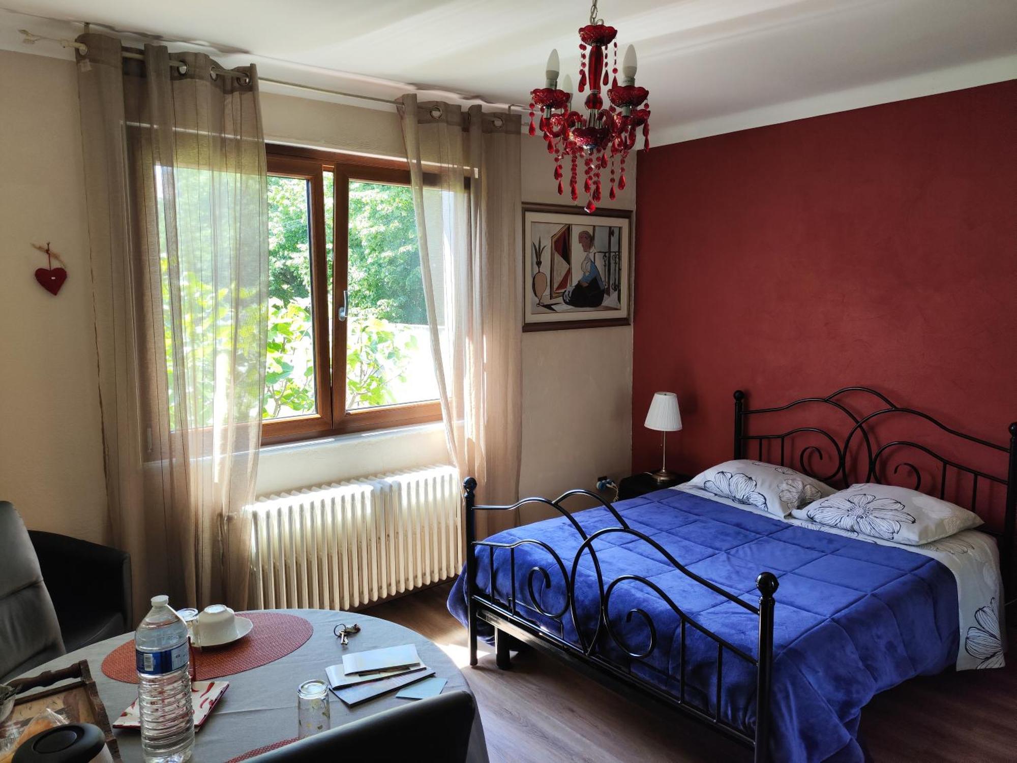 Privée , Près De L'hôpital Pasteur Et Gare Séjour chez l'habitant *