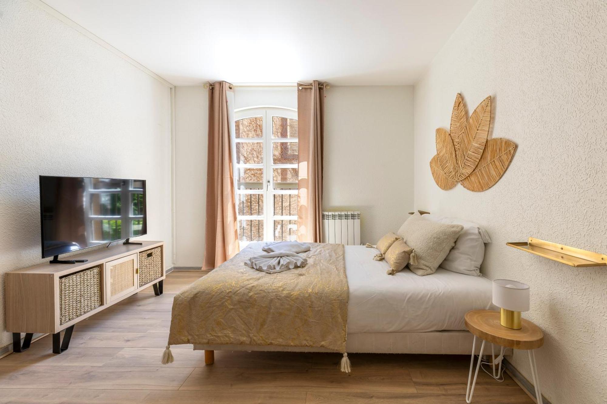 Travel Homes - The Pfeffel, 2m Walk Little Venice Apartment Colmar