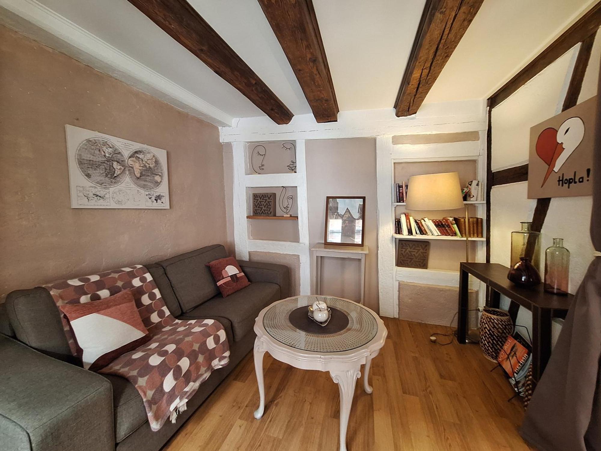 Maison Cliquot - Centre Apartment