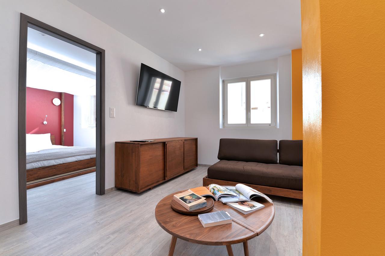Les Du Cygne Apartment *