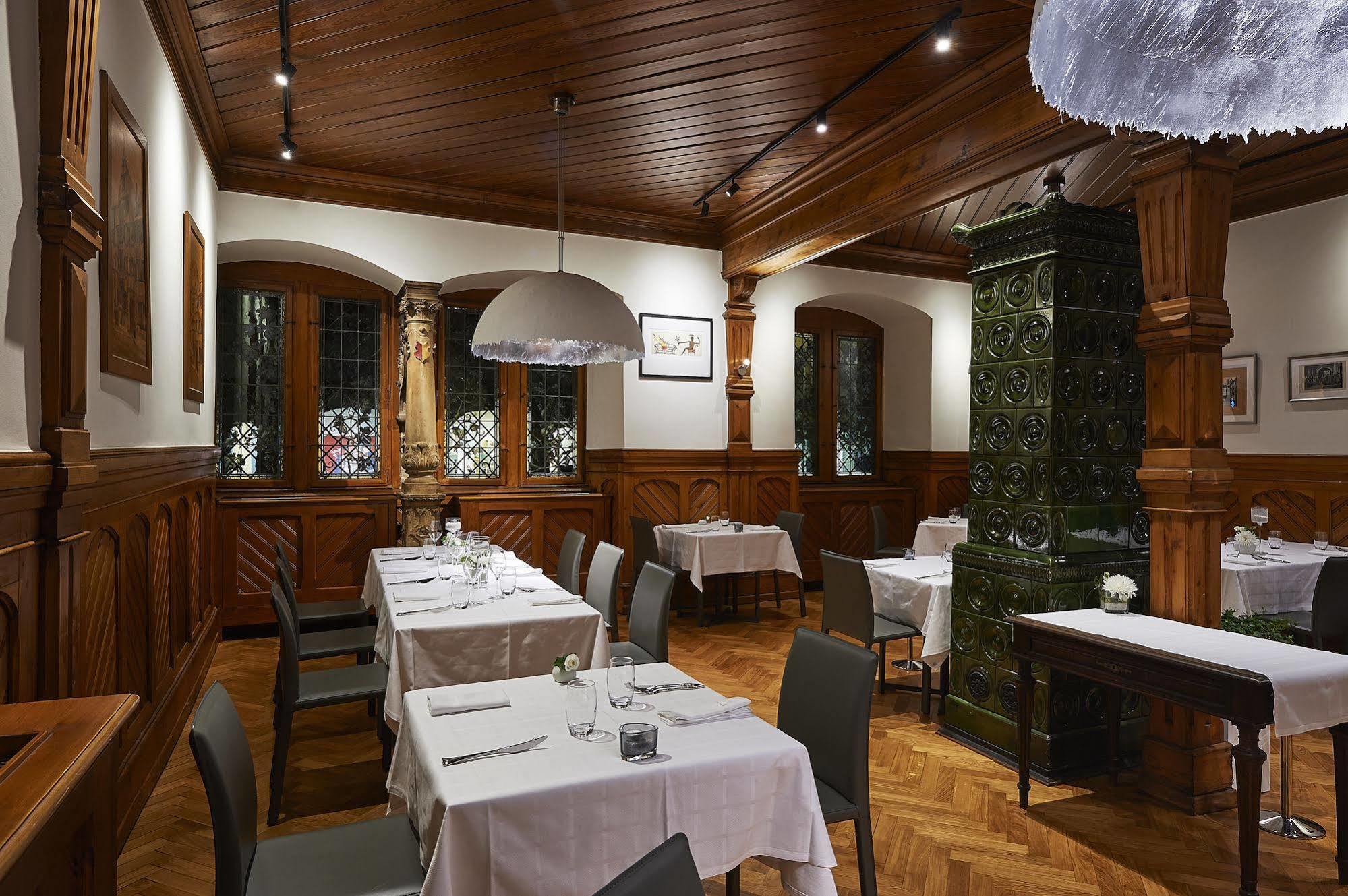Relais & Chateaux La Maison Des Tetes Hotel