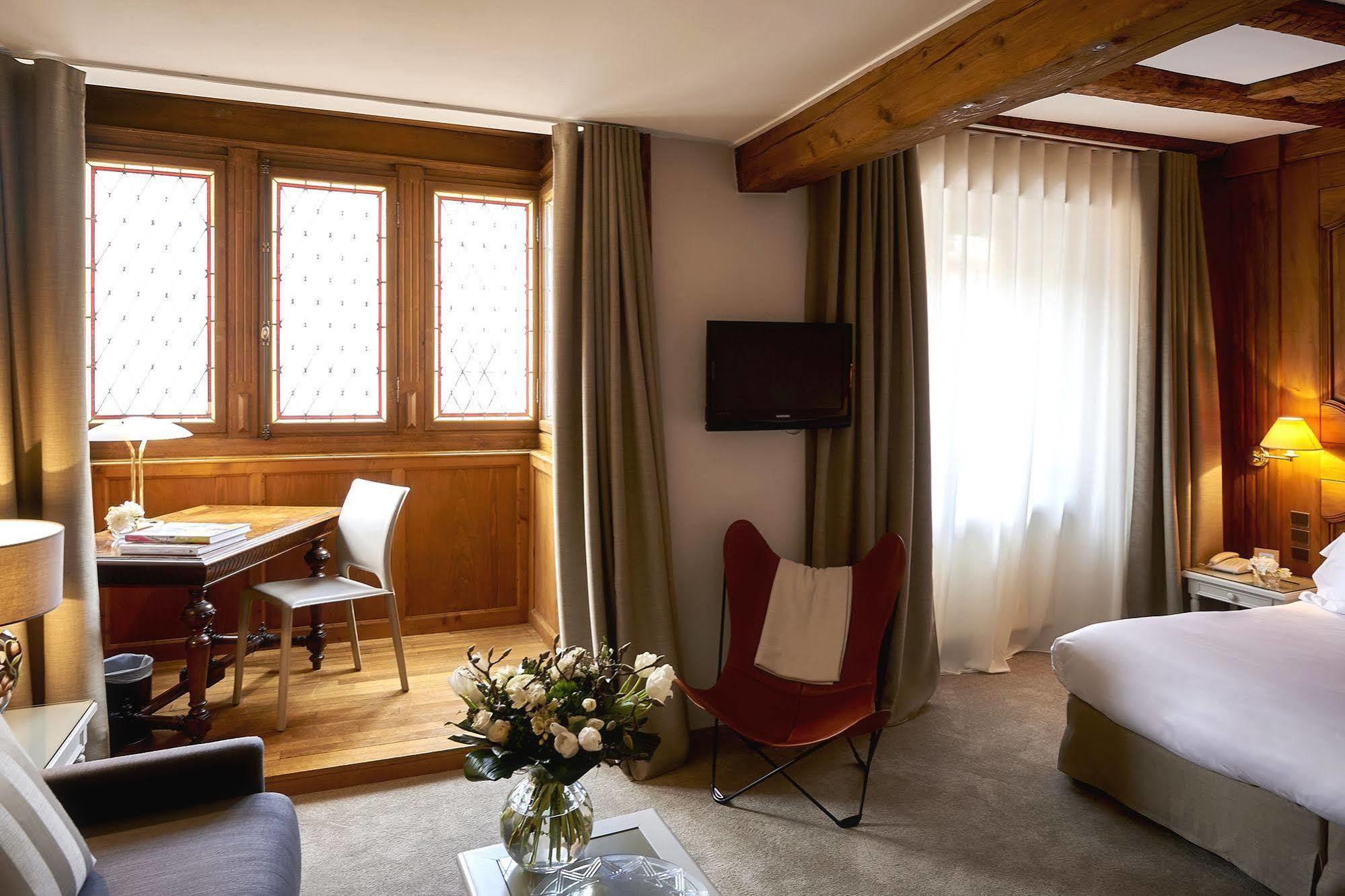 Relais & Chateaux La Maison Des Tetes Hotel 5*