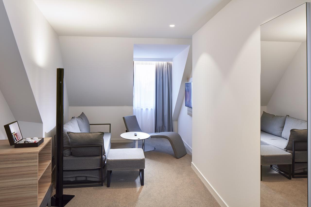Novotel Centre Hotel 4*