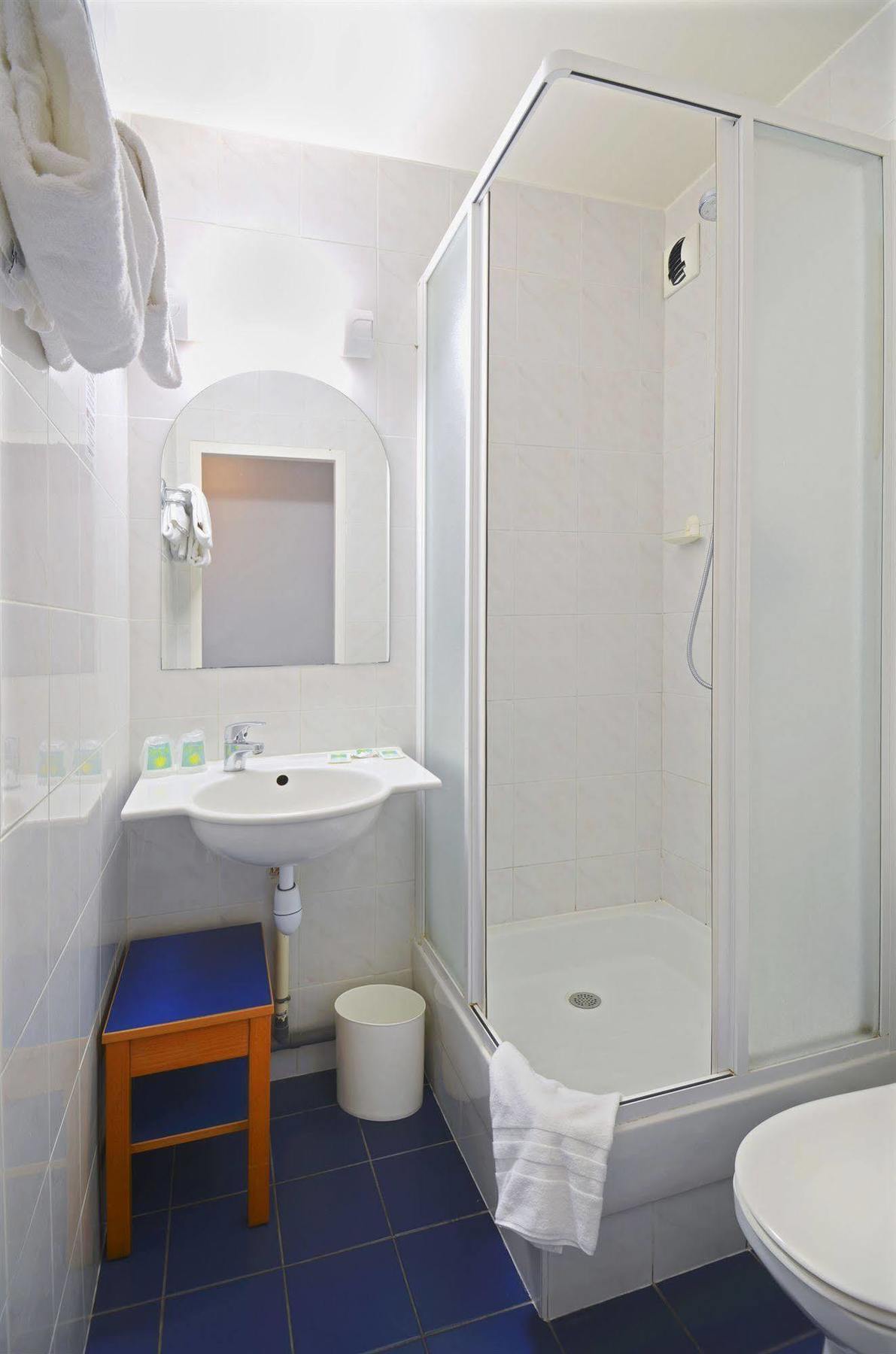 Lumiere Hotel 2*