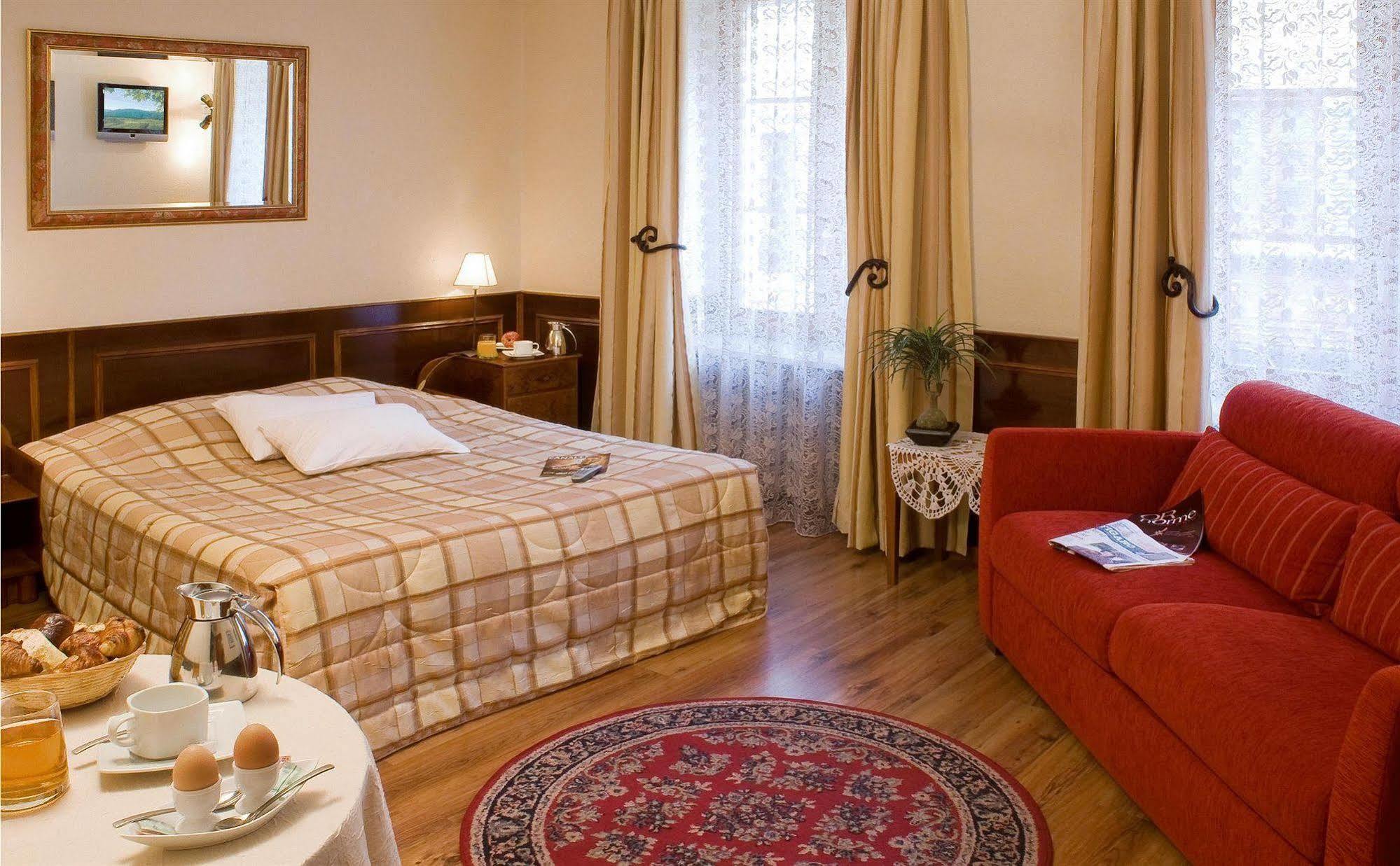 Hotel Le Rapp 4*