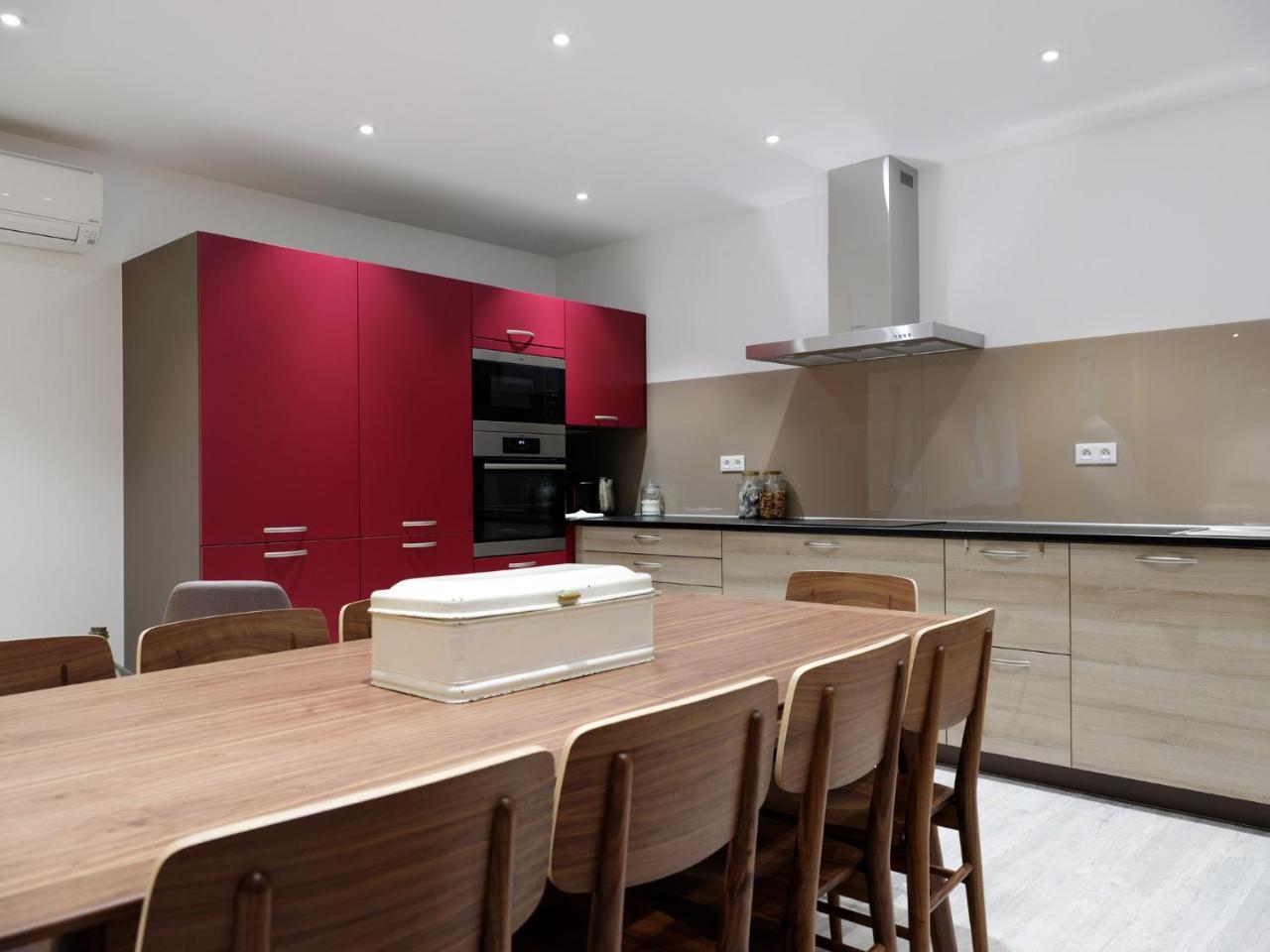 Les Du Cygne Apartment