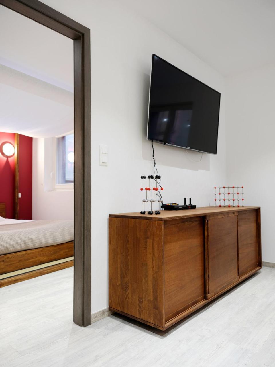 Les Du Cygne Apartment