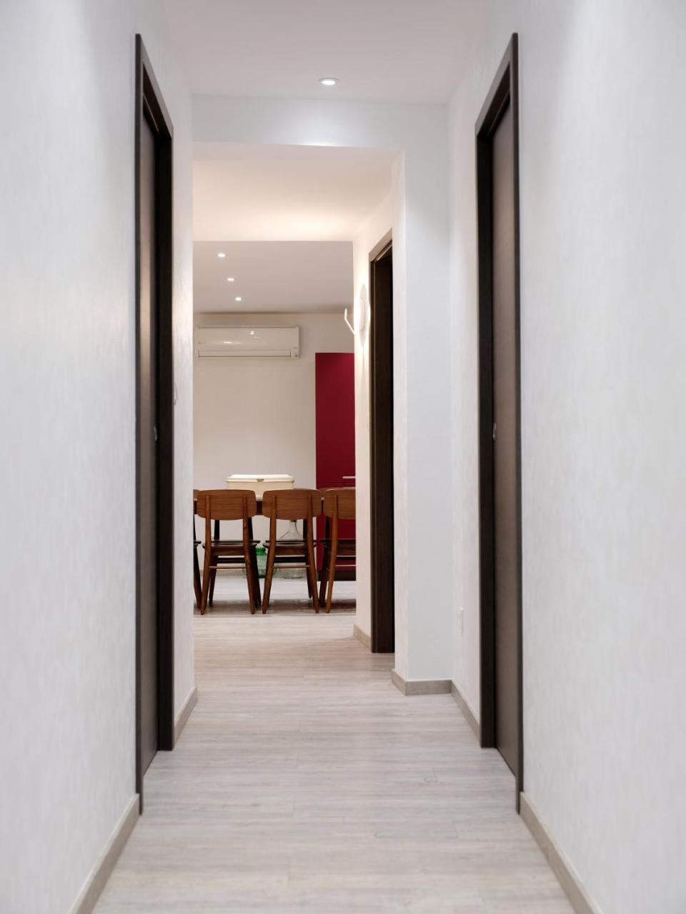 Les Du Cygne Apartment