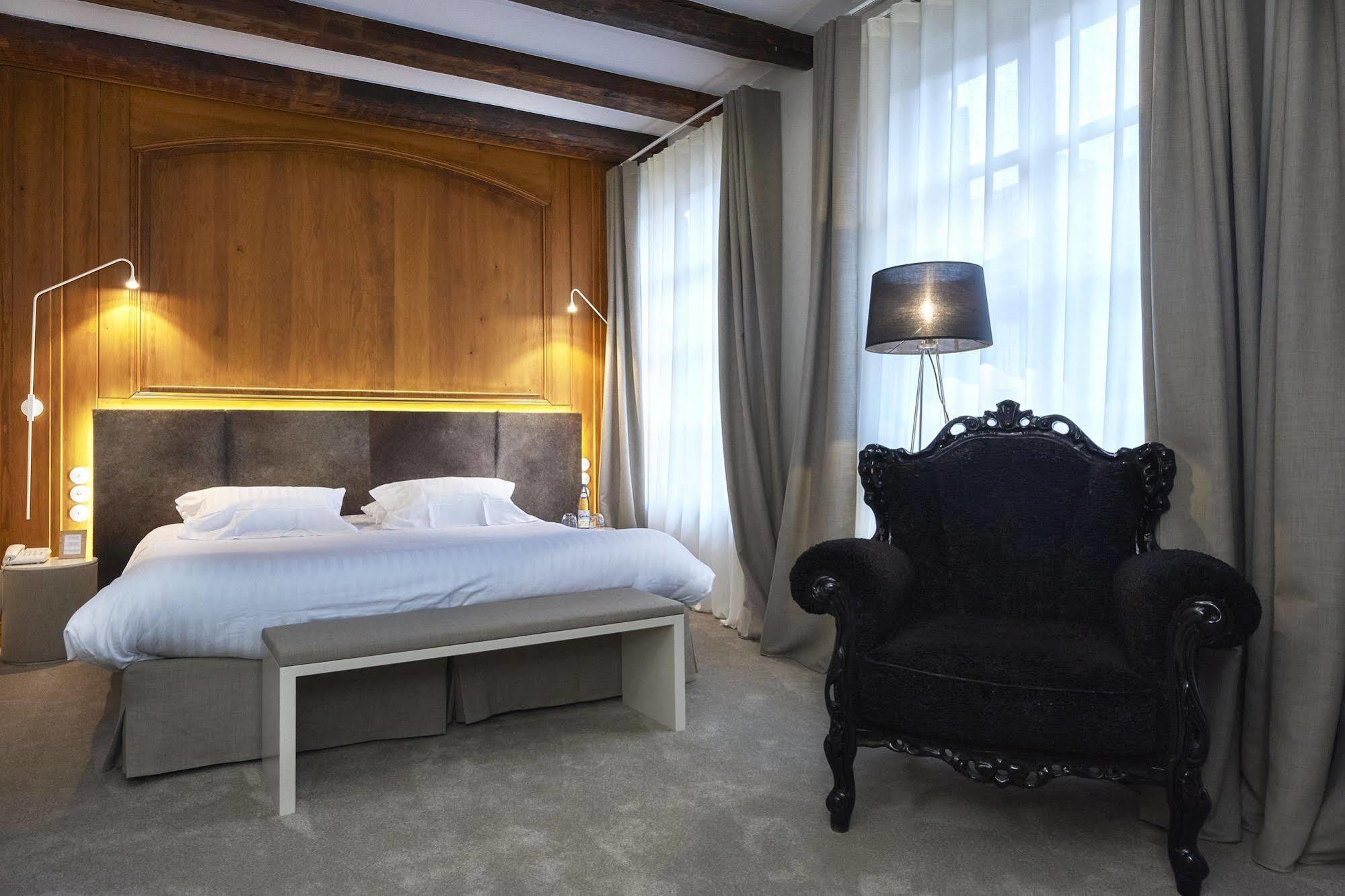 Relais & Chateaux La Maison Des Tetes Hotel 5*