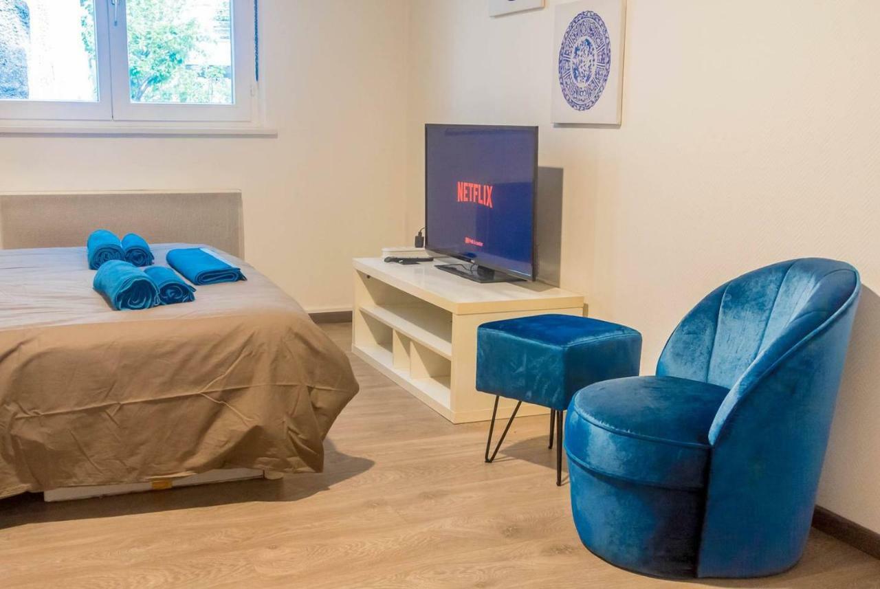 Travel Homes - The Bluefel, 2m Walk Little Venice Apartment