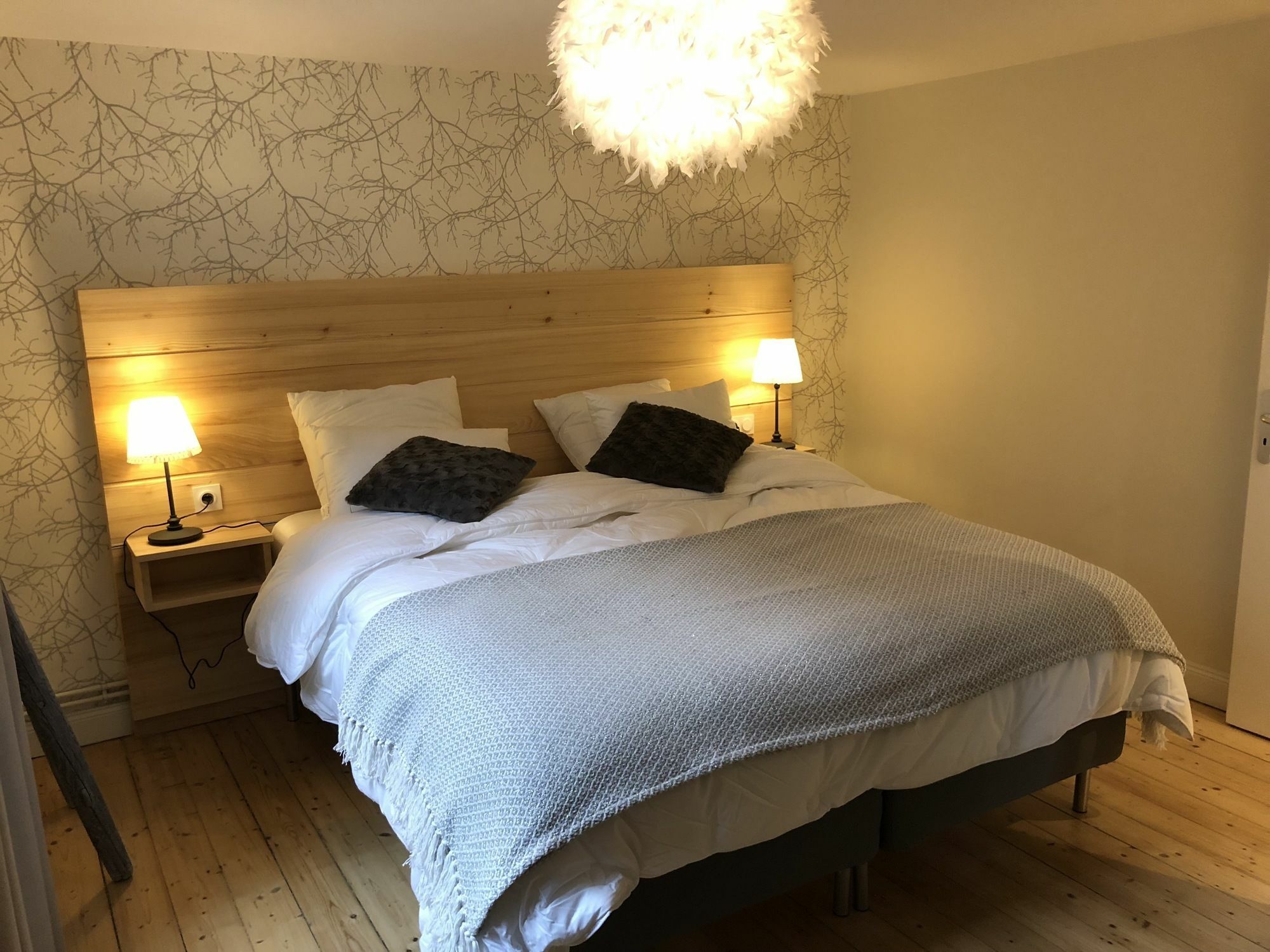 Les Du Retable Apartment