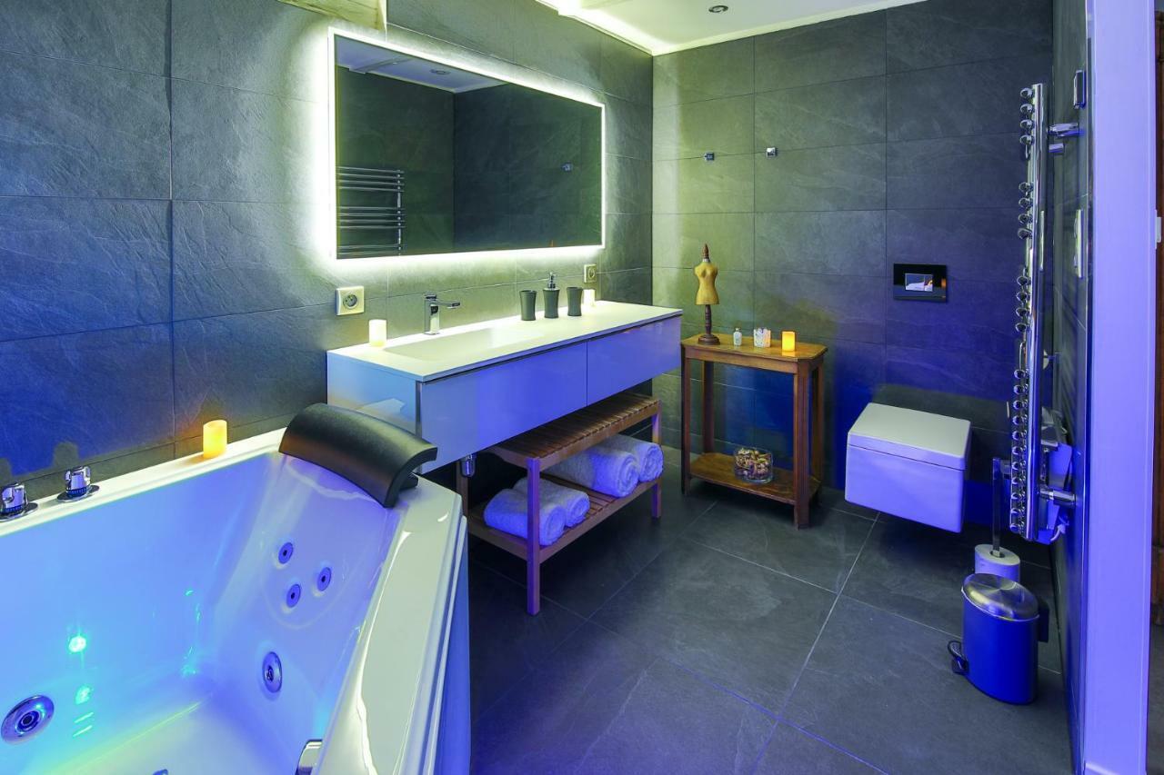 Apartment Residences *