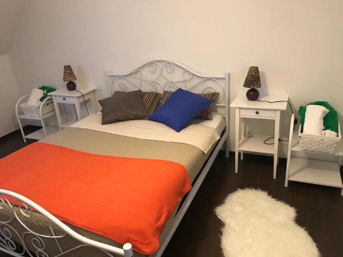 Appartement Avec Garage Centre Historique *